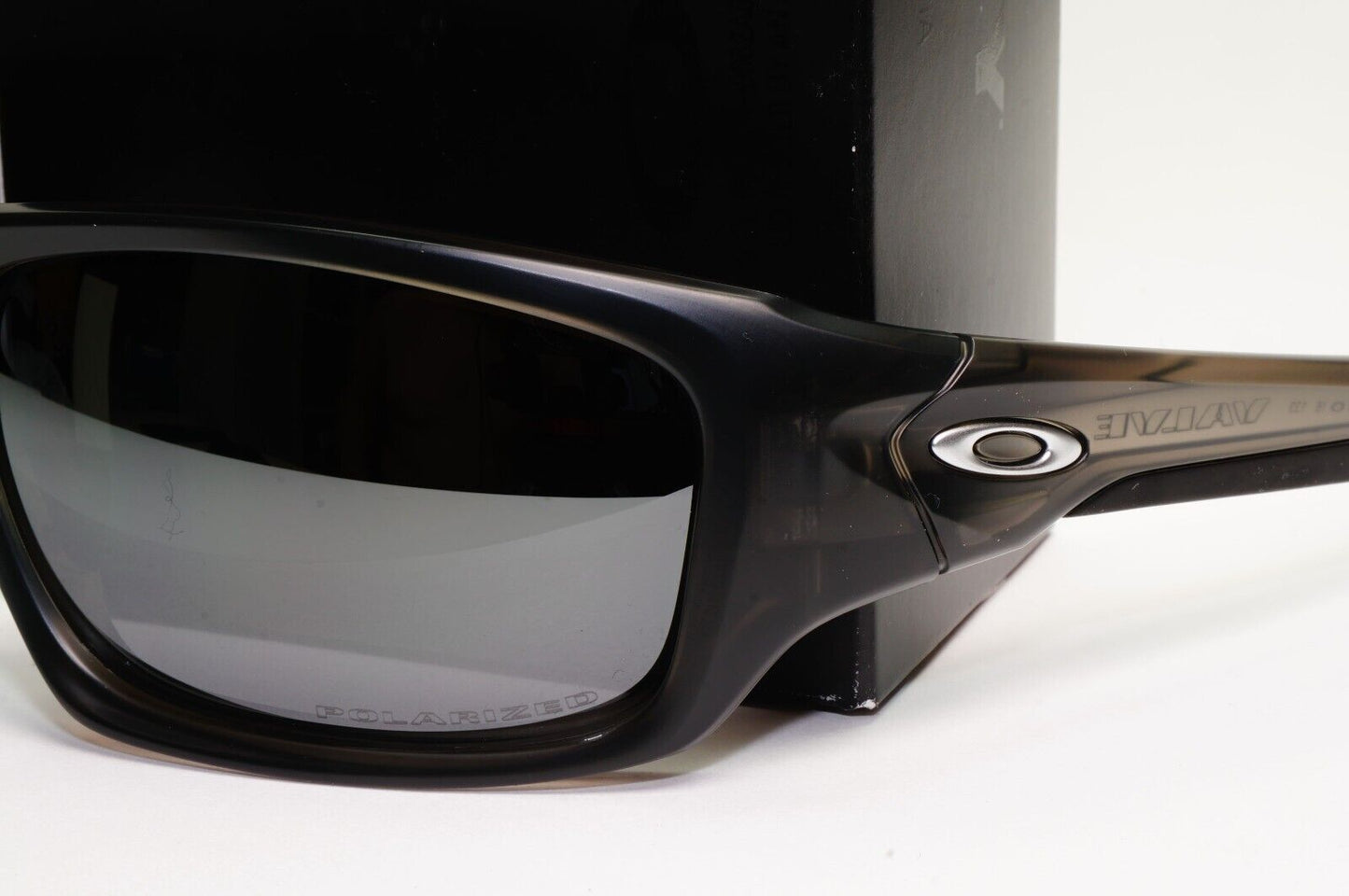 Oakley Sunglasses Valve Polarised Wrap Grey Mirror Iridium Silver OO 9236 06