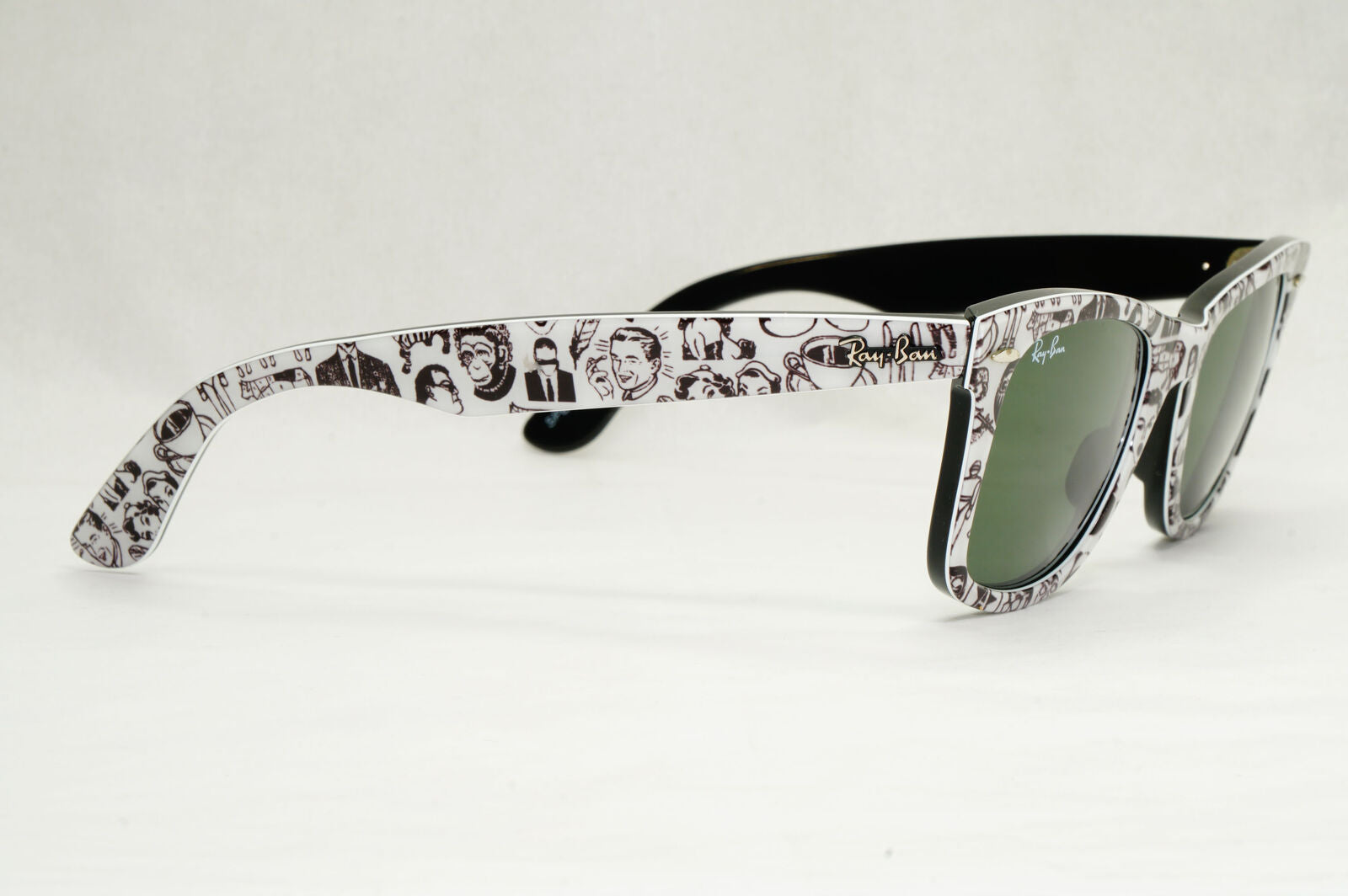 Ray-Ban Sunglasses Rare Prints Comics White Black Green RB 2140 1047 200124