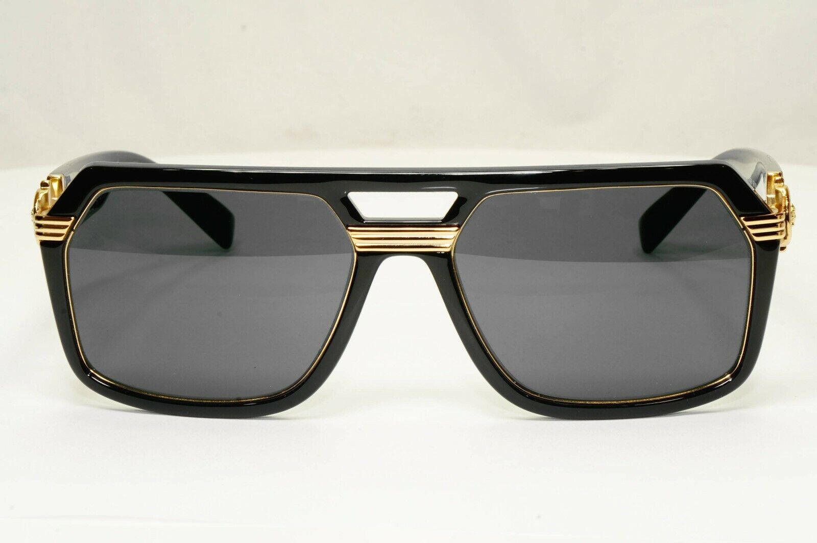 Authentic Versace Mens Black Gold Medusa Square Sunglasses 4399 GB1/87