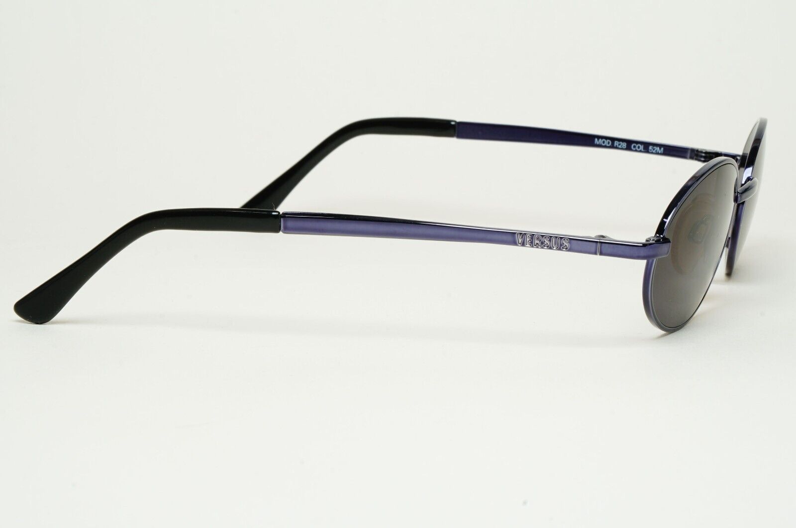 Versus Sunglasses 1996 by Gianni Versace Vintage Blue Black Oval MOR R28 COL 52M