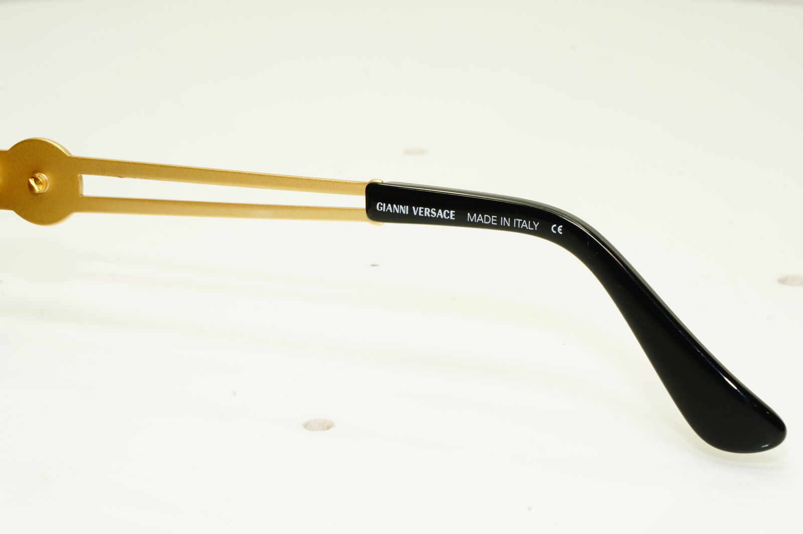 Gianni Versace 1996 Womens Vintage Gold Medusa Sunglasses MOD 342/A COL 900