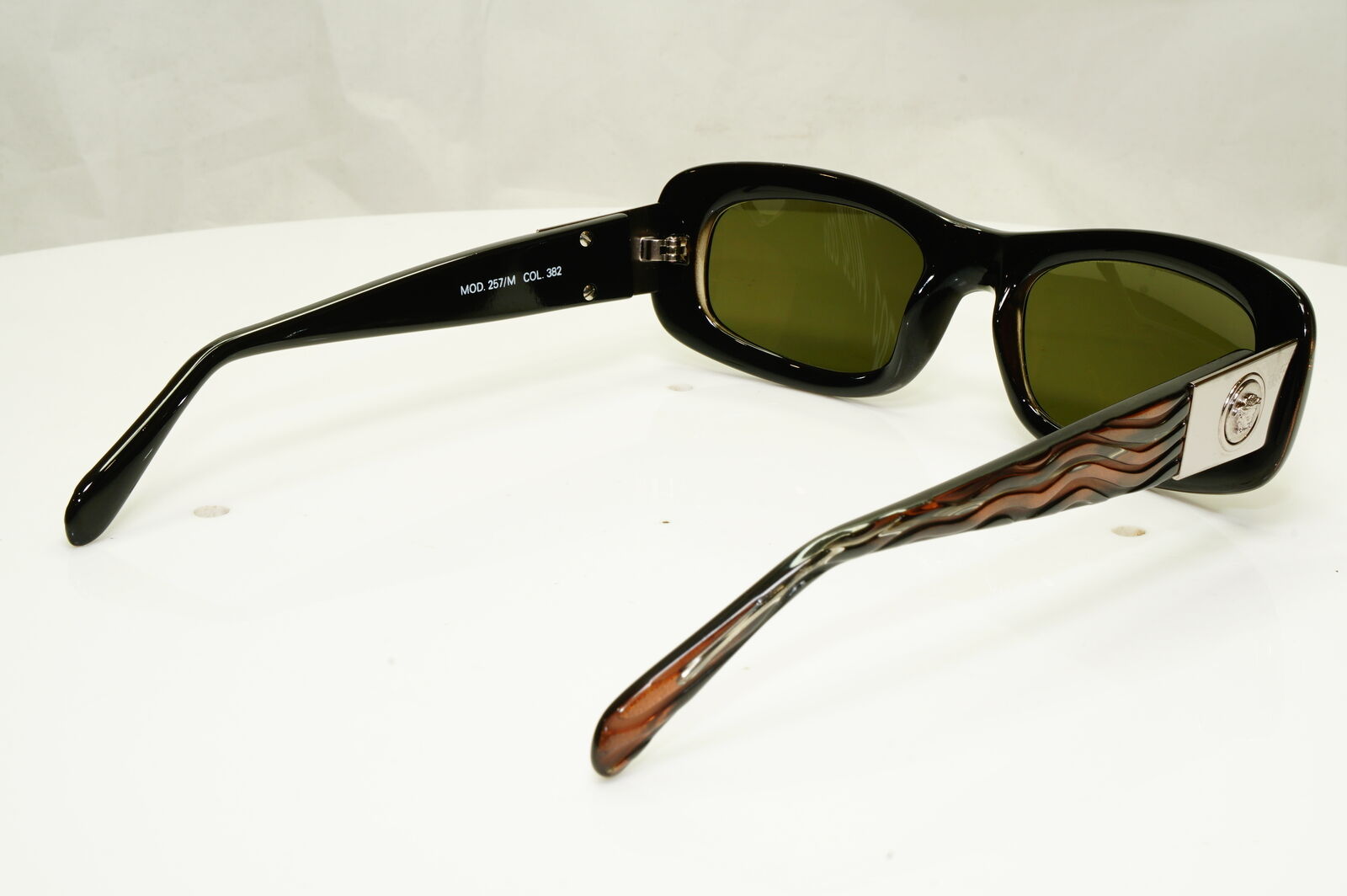 Gianni Versace 1996 Unisex Vintage Brown Medusa Sunglasses MOD 257/M COL 382