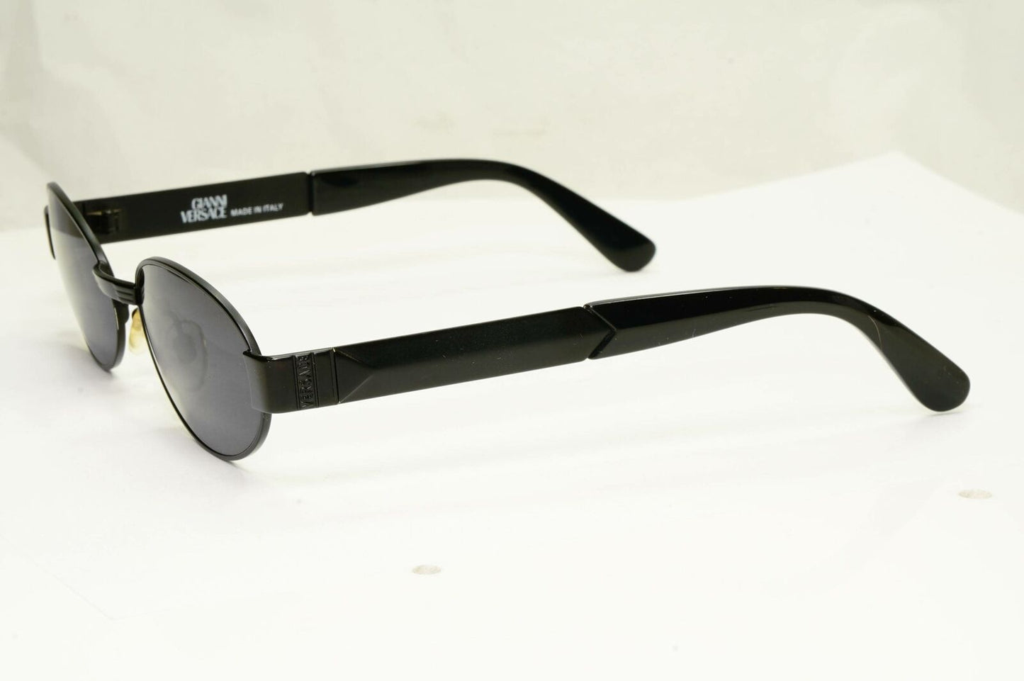 Gianni Versace 1996 Vintage Unisex Black Oval Metal Sunglasses MOD S30 COL 028