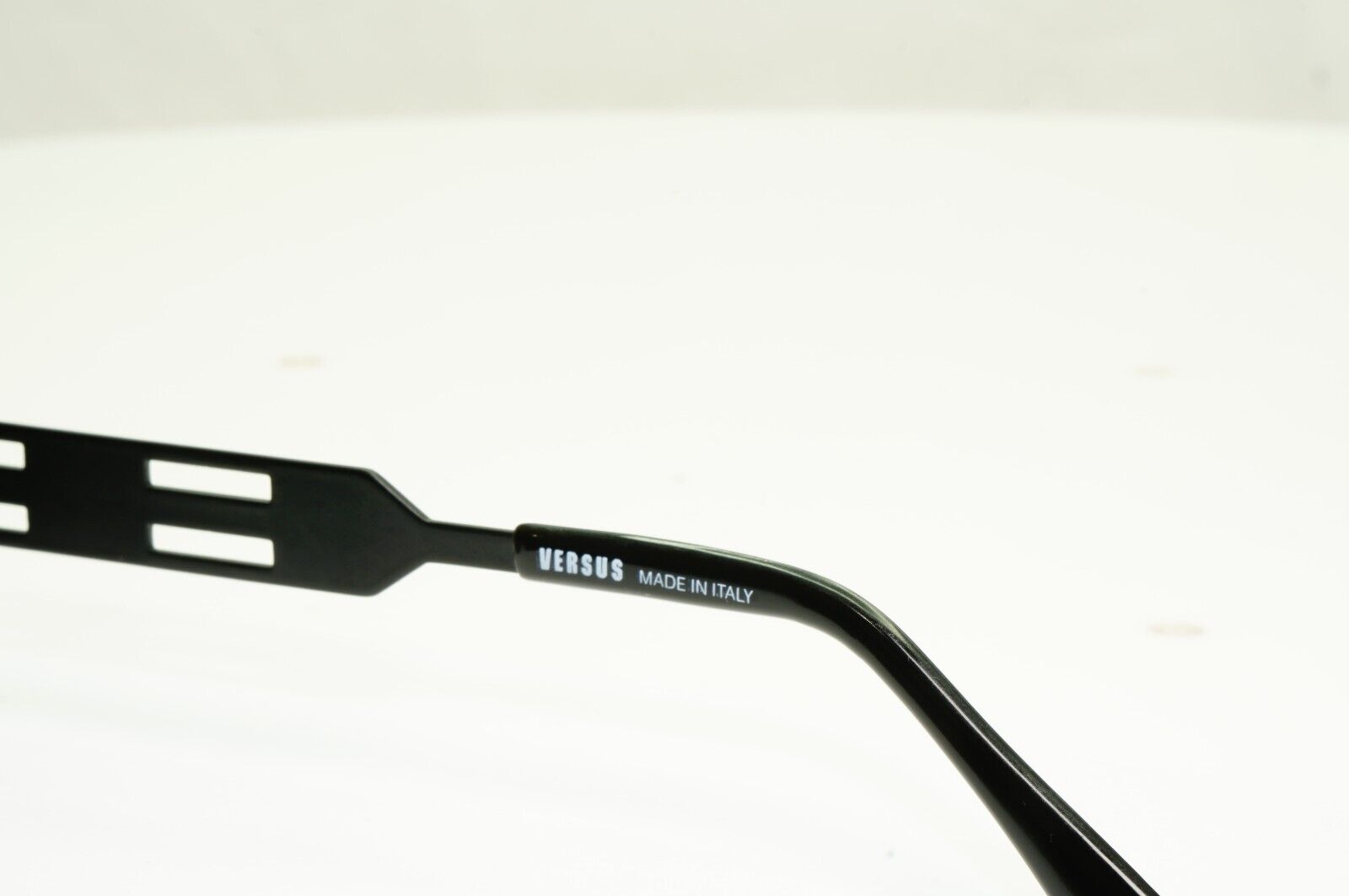 Versus Gianni Versace 1997 Sunglasses Vintage Black Rectangle MOD R07 COL 028