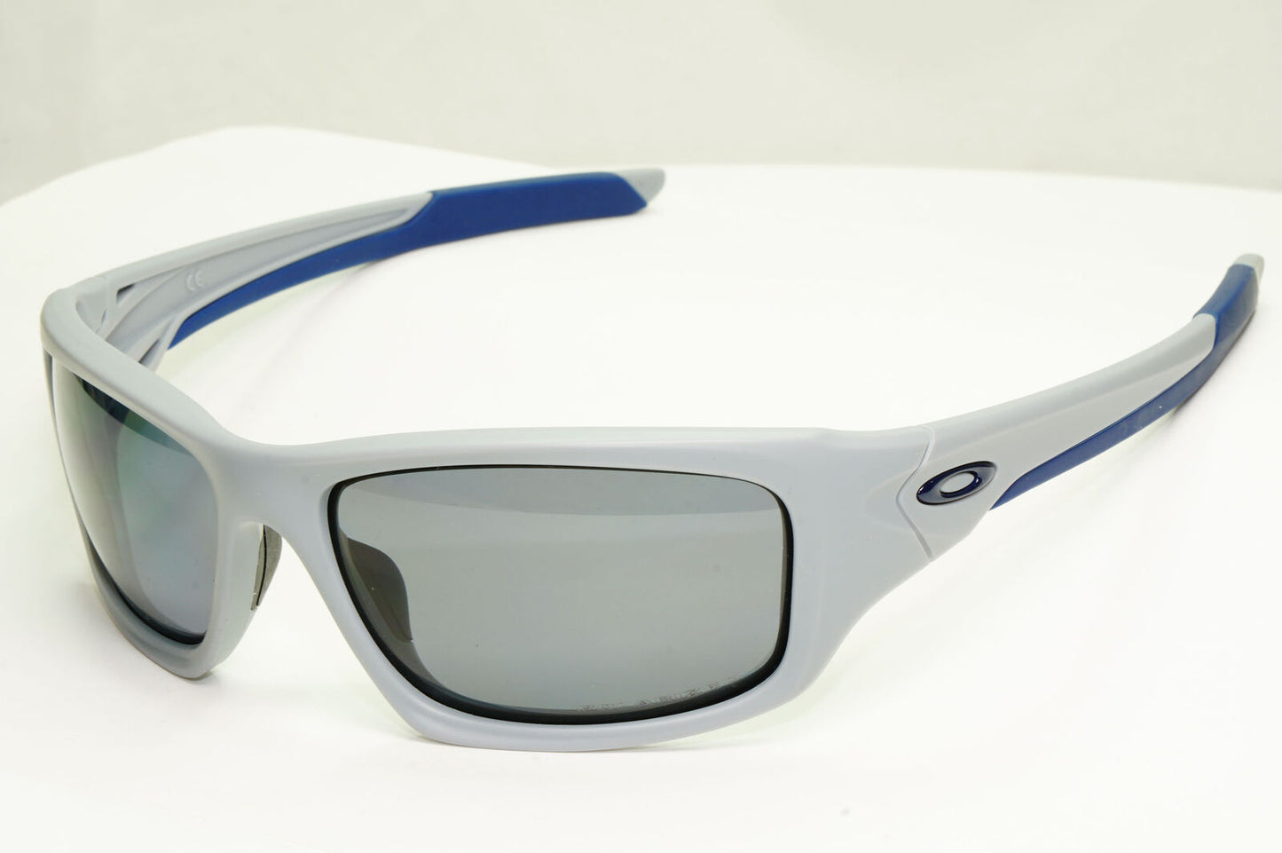 Oakley Valve Polarised Sunglasses Grey Fog Matte Blue Sport Wrap OO 9236 05