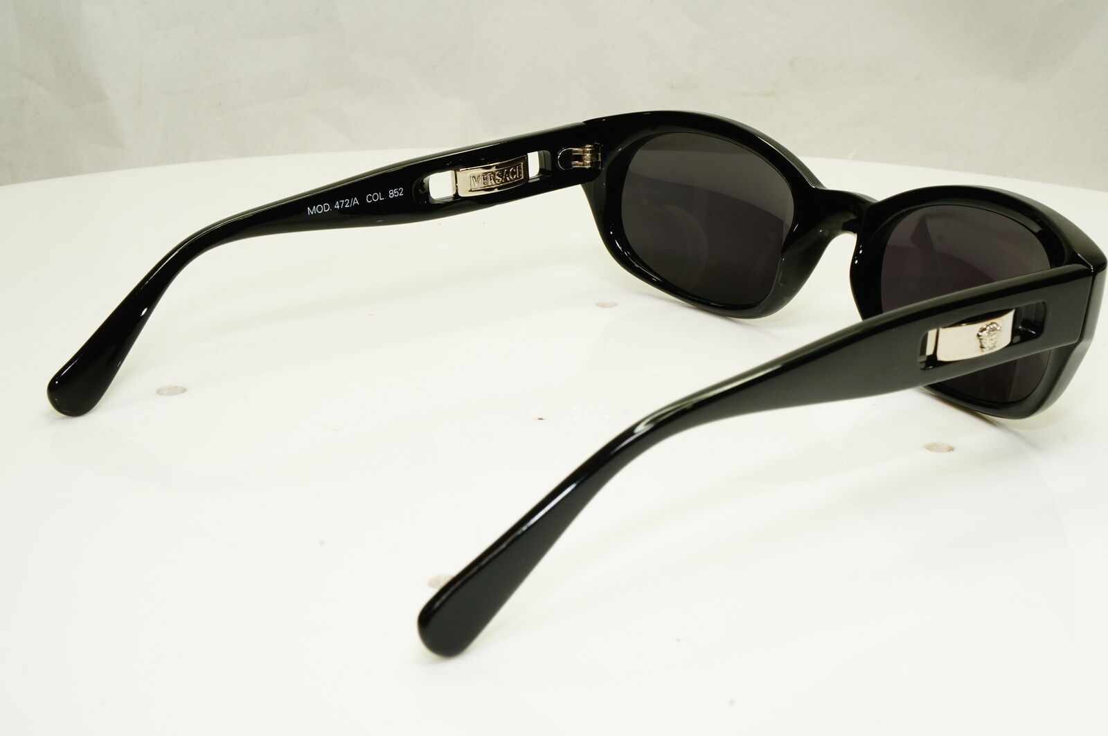 Gianni Versace 1996 Unisex Vintage Black Sunglasses GV MOD 472/A COL 852