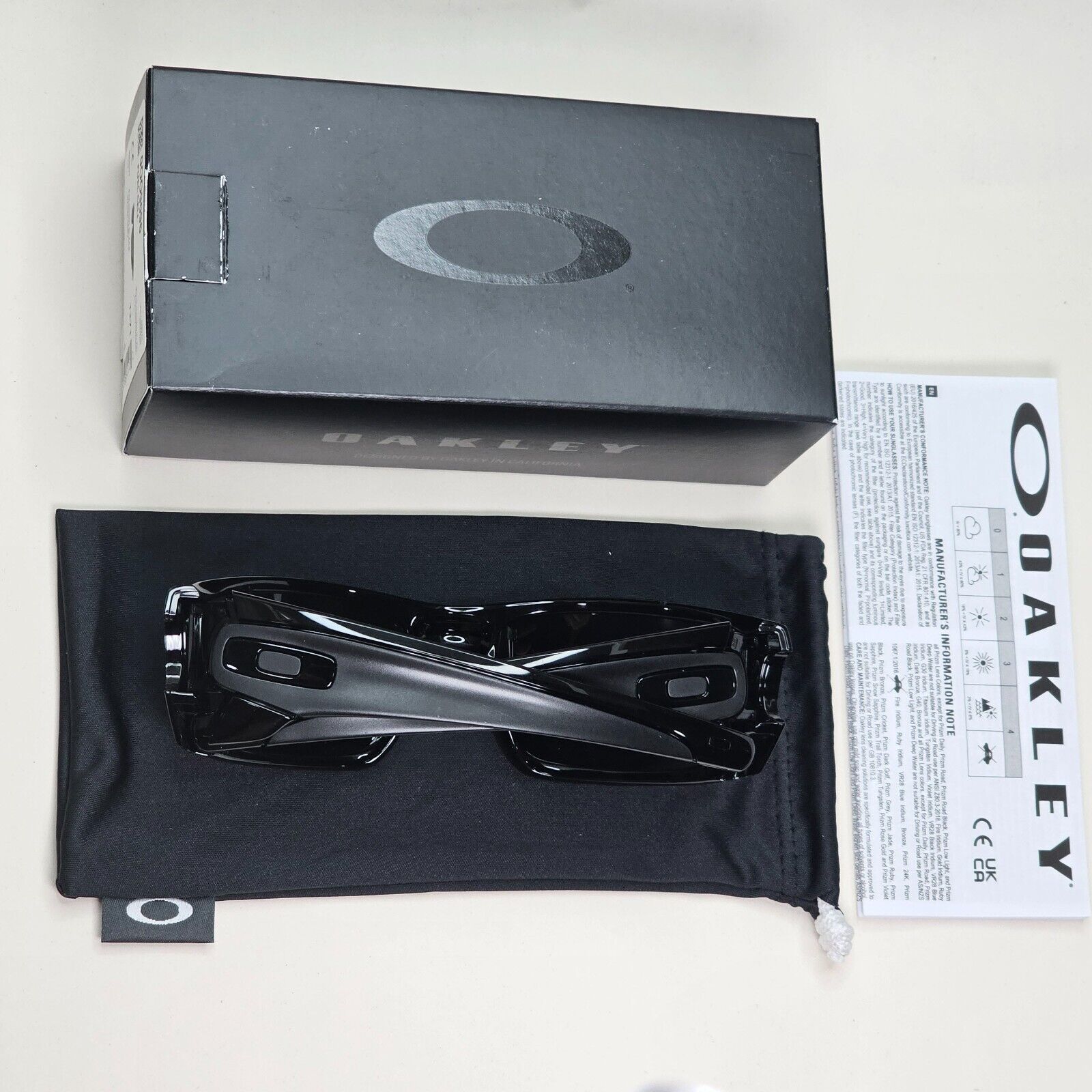 Oakley Sunglasses Fuel Cell Black Polished Warm Grey OO 9096 01 Wrap 60mm