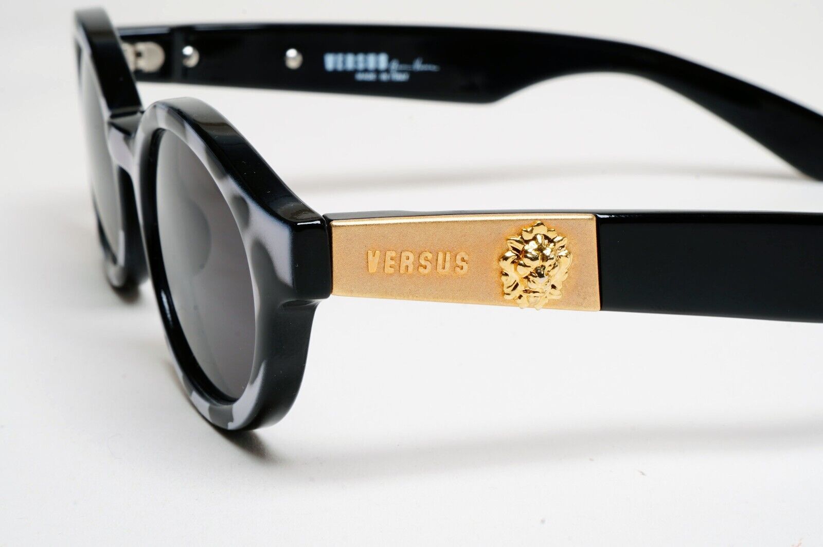 Versus Sunglasses 1996 by Gianni Versace Vintage Gold Lion Black MOD E09 COL 237