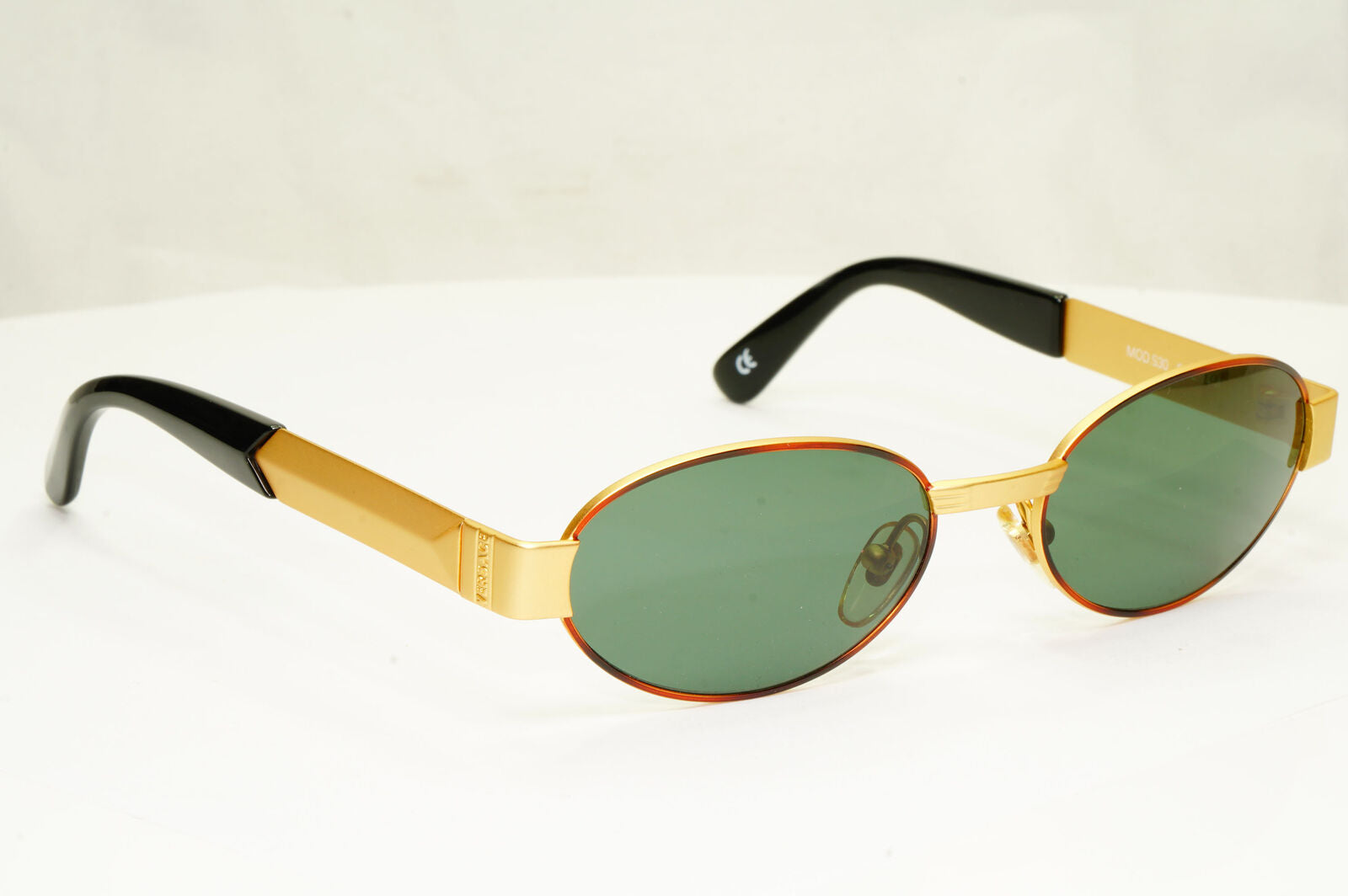 Gianni Versace 1996 Vintage Unisex Gold Oval Metal Sunglasses MOD S30 COL 14M