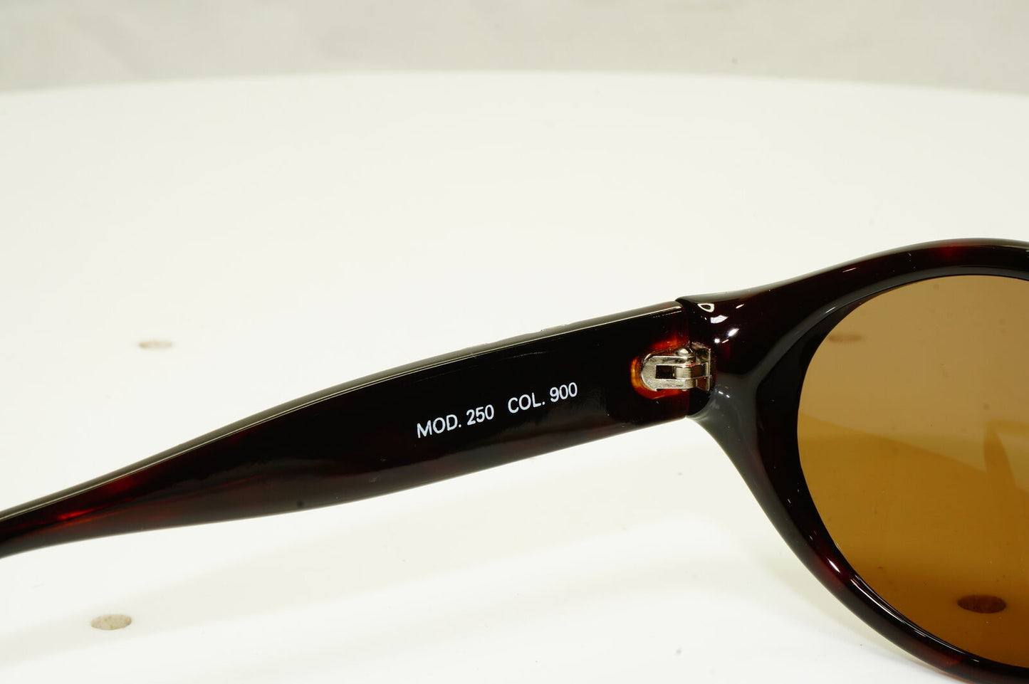 Gianni Versace 1996 Womens Vintage Brown Medusa Sunglasses MOD 250 COL 900