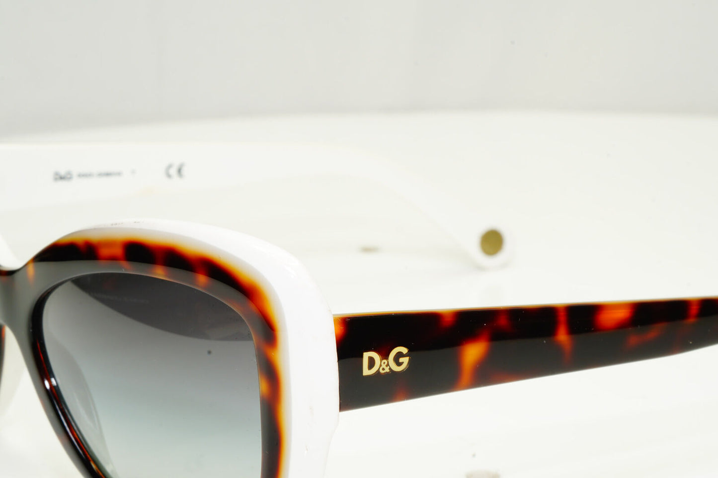 Authentic Dolce & Gabbana Womens Boxed Vintage Sunglasses D&G 3046 936/8G 33289