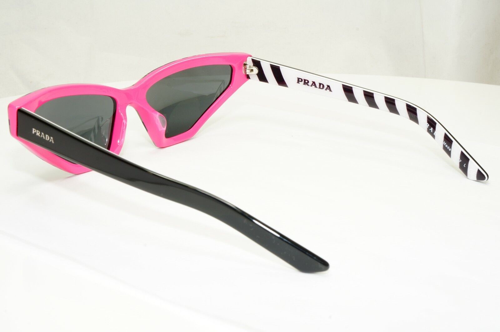 Prada Millenials Sunglasses Pink Black Green Fashion Blogger SPR 12V F 462-5S0