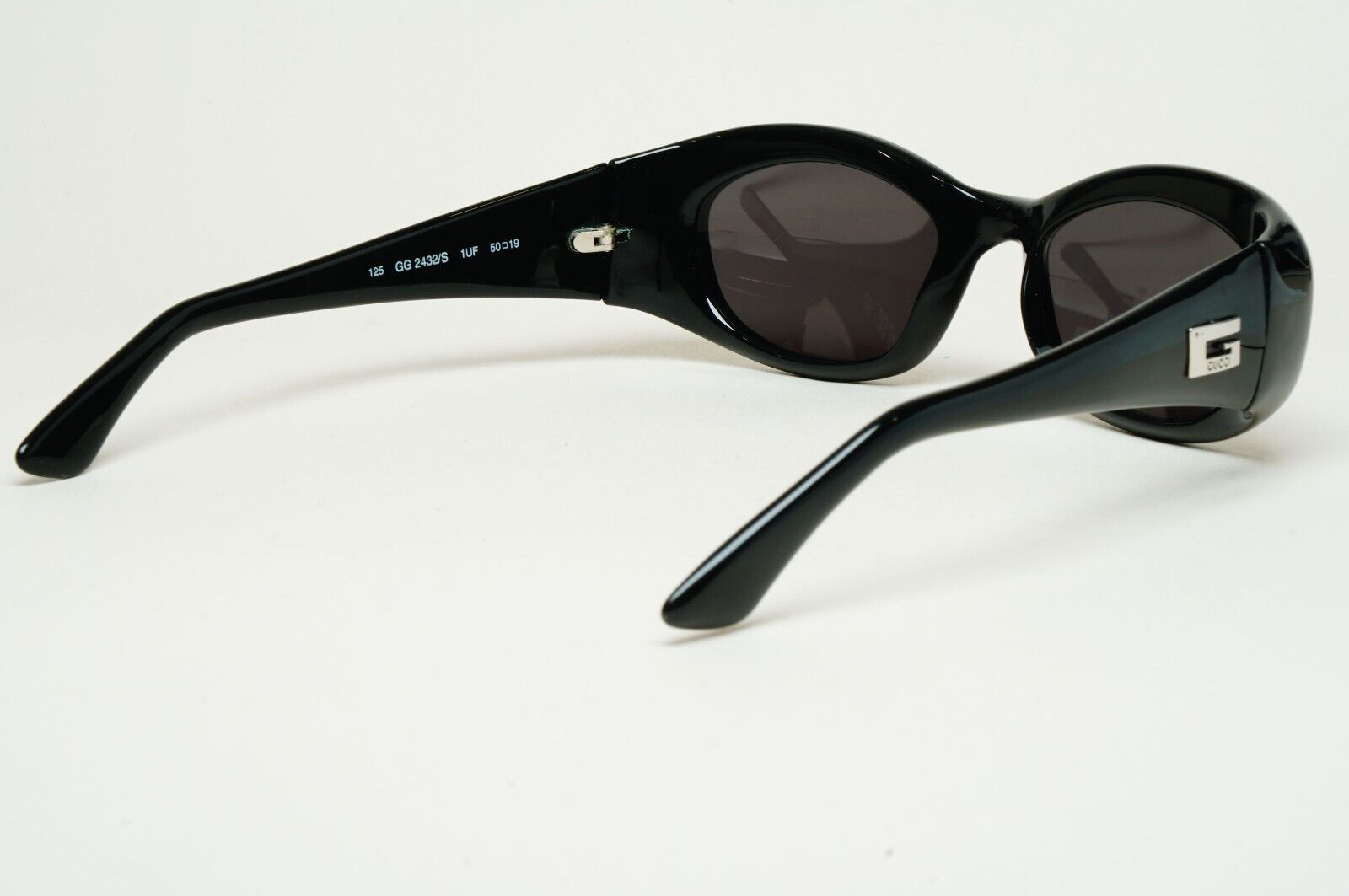 Gucci Sunglasses 1998 Vintage Black Square Retro GG 2432/S 1UF 50mm 280125