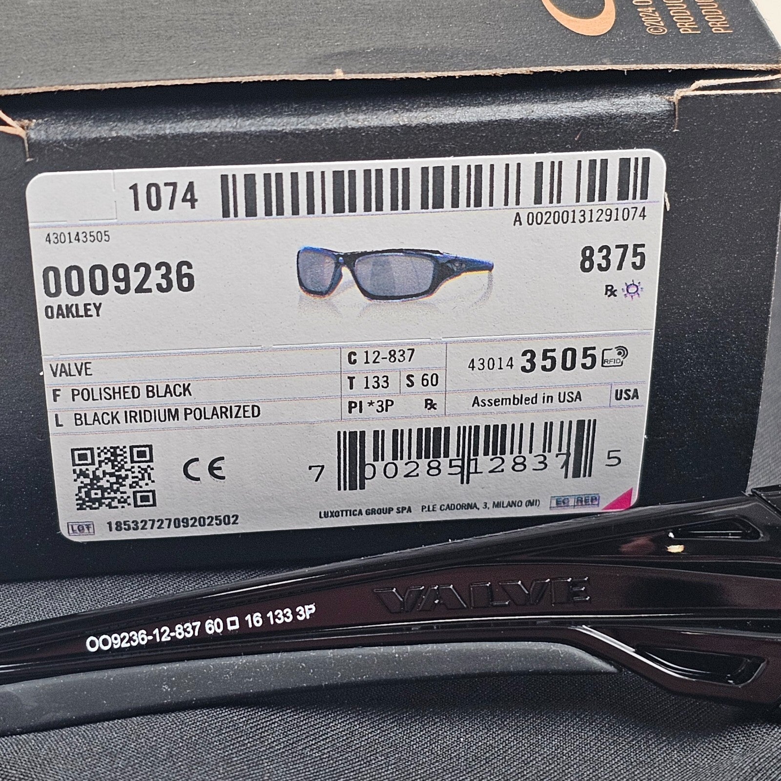 Oakley Sunglasses Polarized Valve Black Polished Iridium Glossy OO 9236 12-837