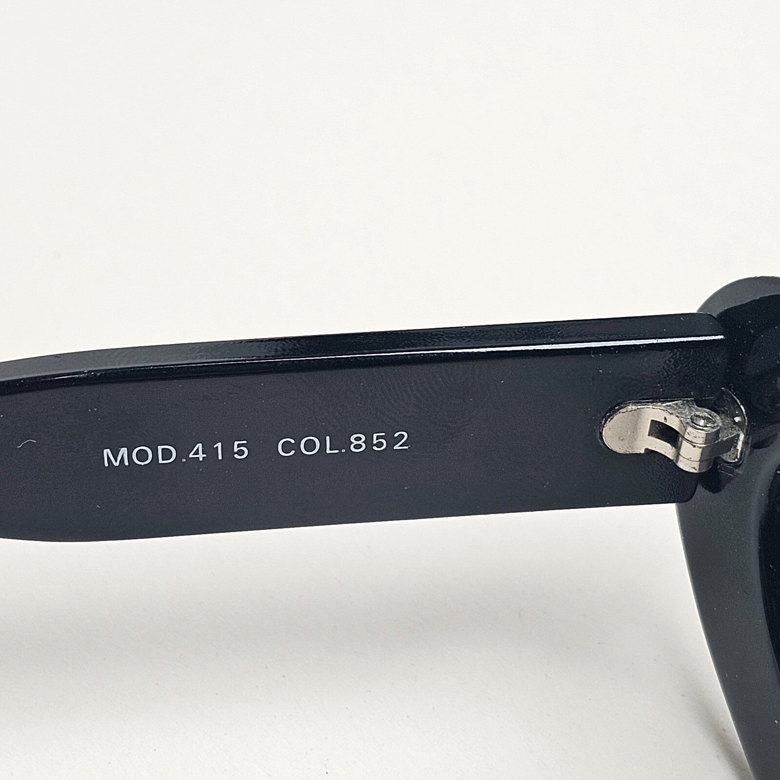 Gianni Versace Sunglasses 1995 Vintage Black Oval Medusa MOD 415 COL 852 140325