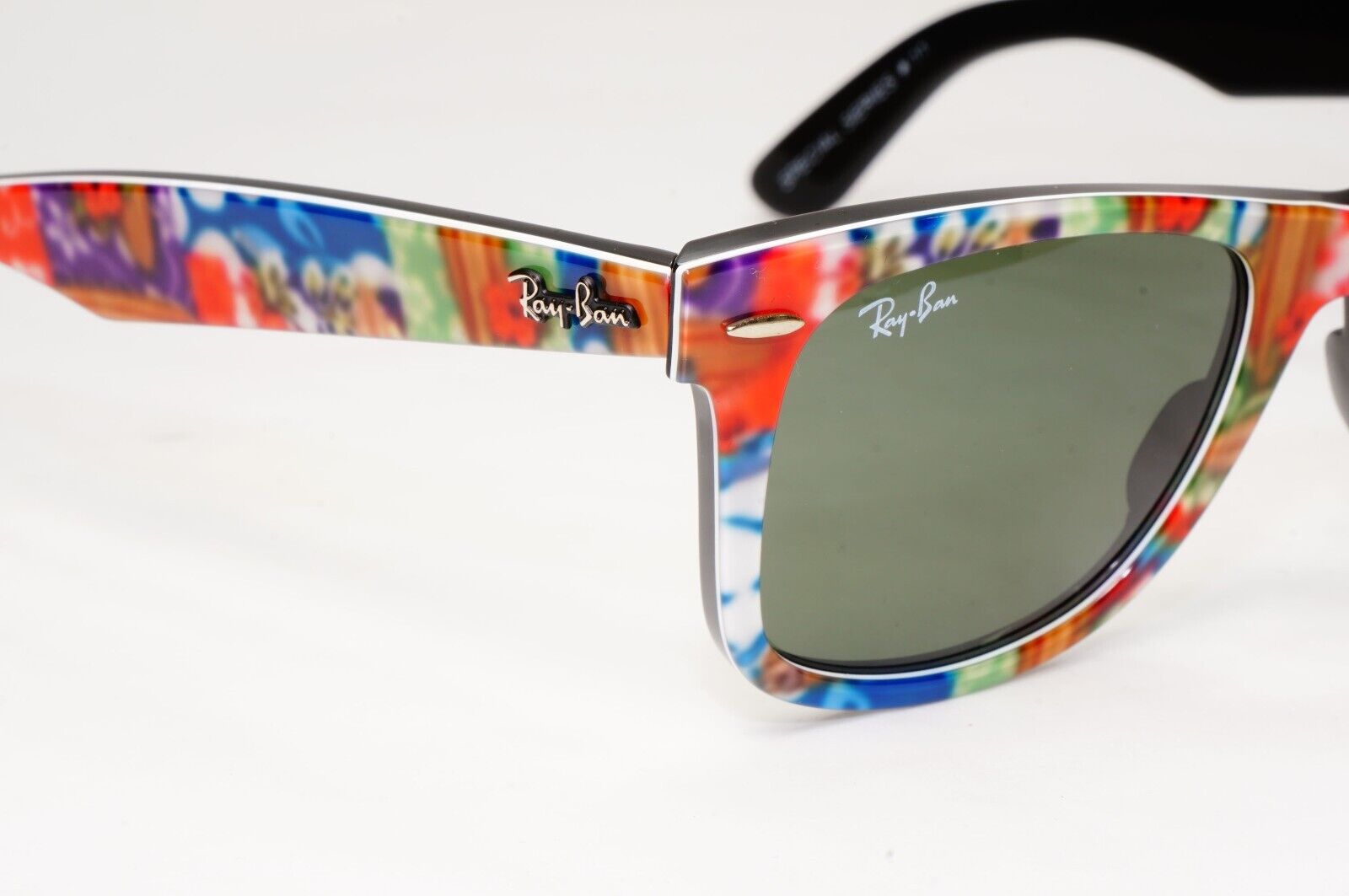 Ray-Ban Sunglasses Wayfarer Rare Prints Special Series 1 Flowers RB 2140 1137