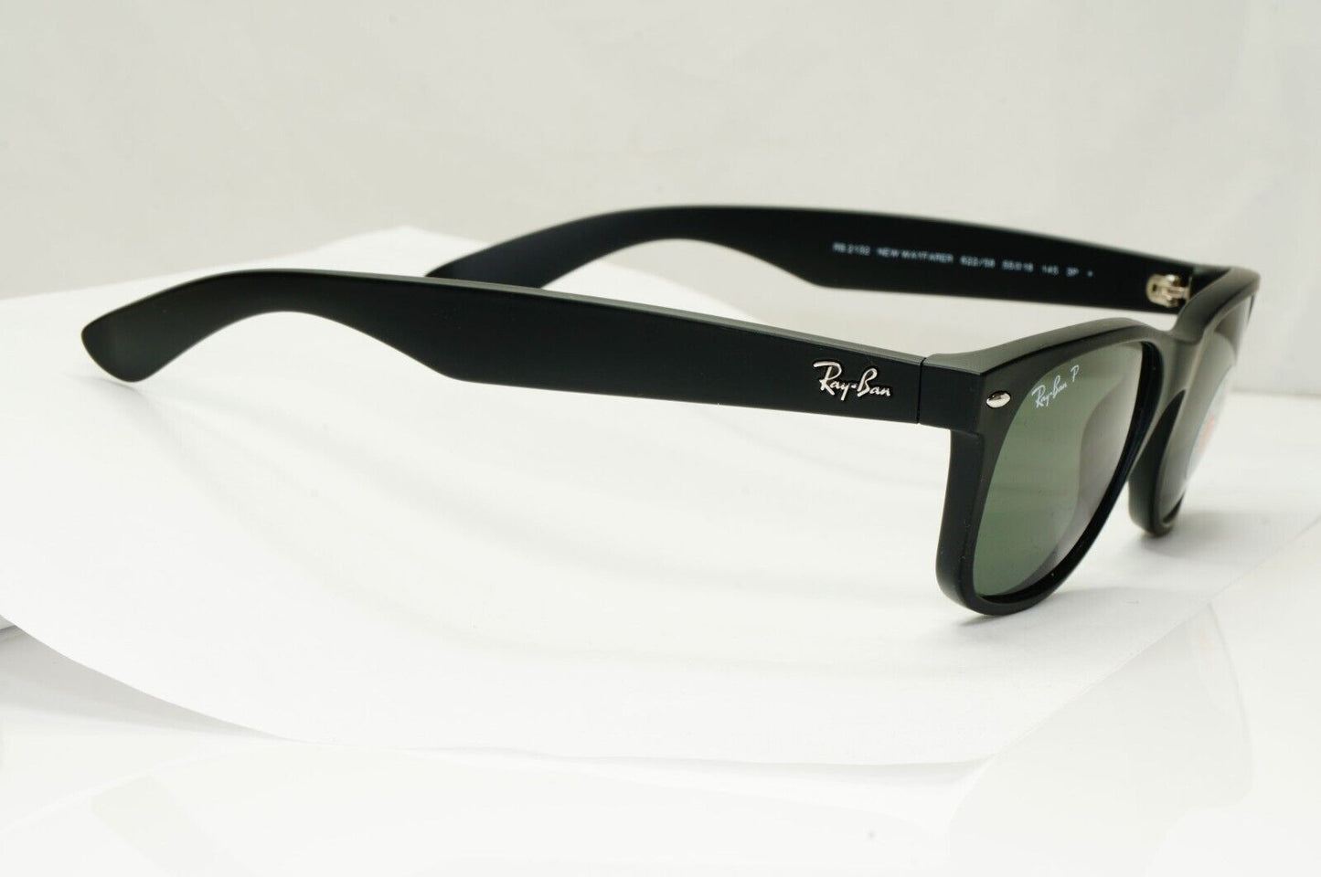 Ray-Ban Sunglasses Polarised Black Rubber Green RB 2132 New Wayfarer 622/58 55mm
