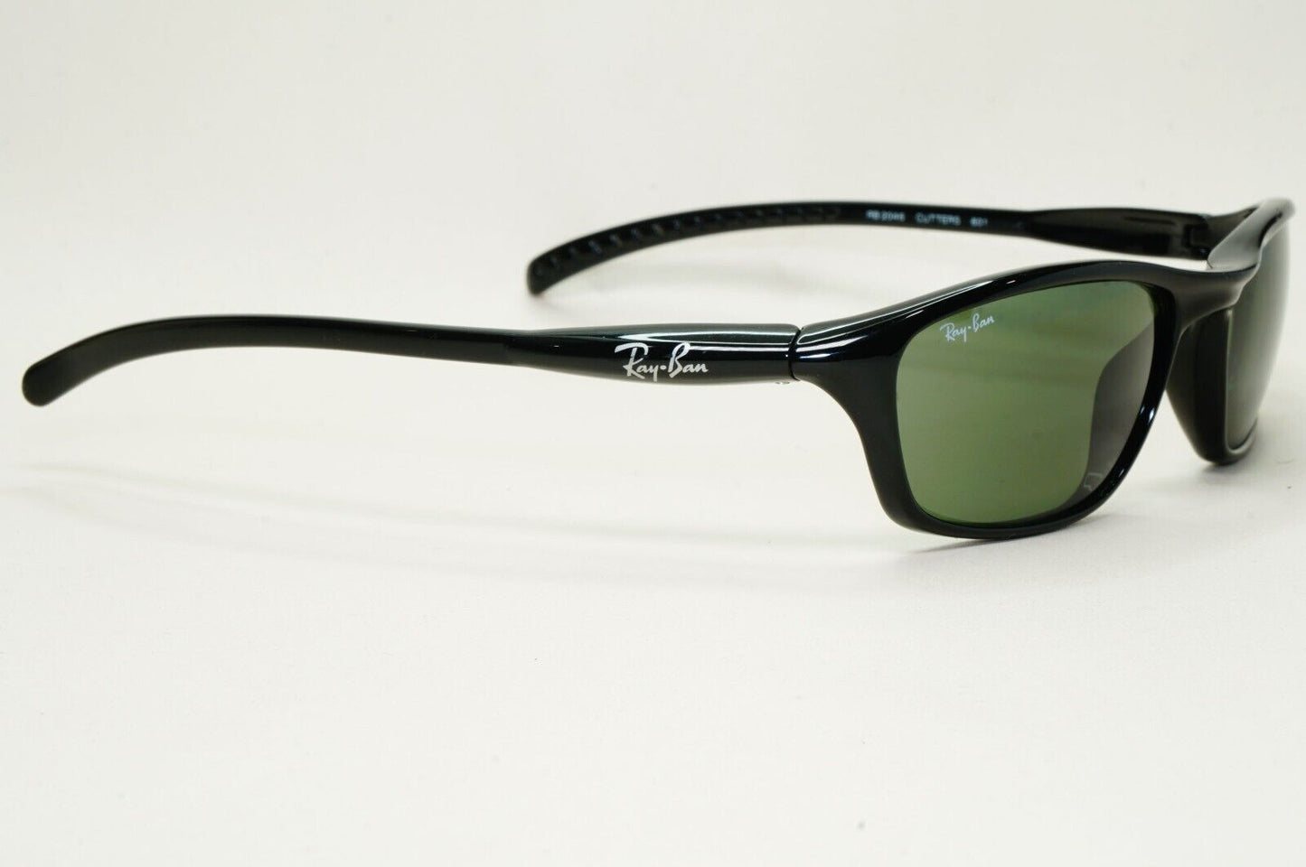 Ray-Ban Sunglasses 2005 Vintage Black Green Glass RB 2046 Cutters 601 011124