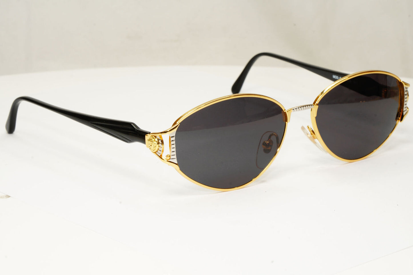 Gianni Versace 1995 Vintage Gold Medusa Unisex Black Sunglasses MOD G46 COL 15L