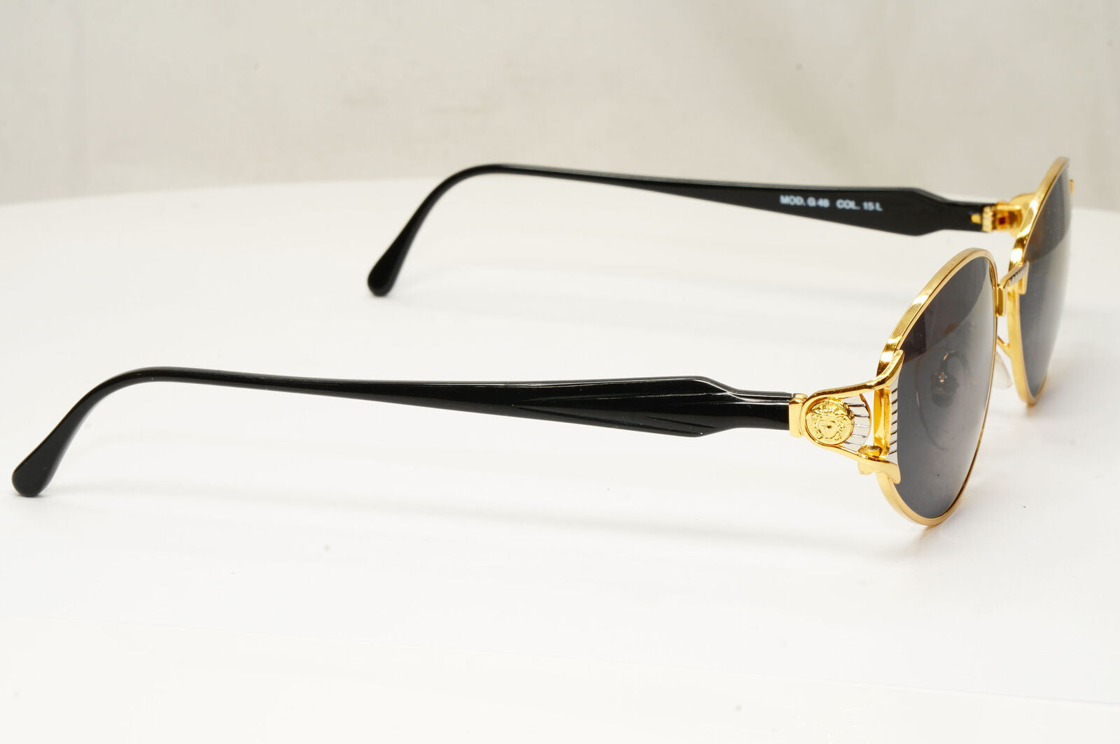 Gianni Versace 1995 Vintage Gold Medusa Unisex Black Sunglasses MOD G46 COL 15L