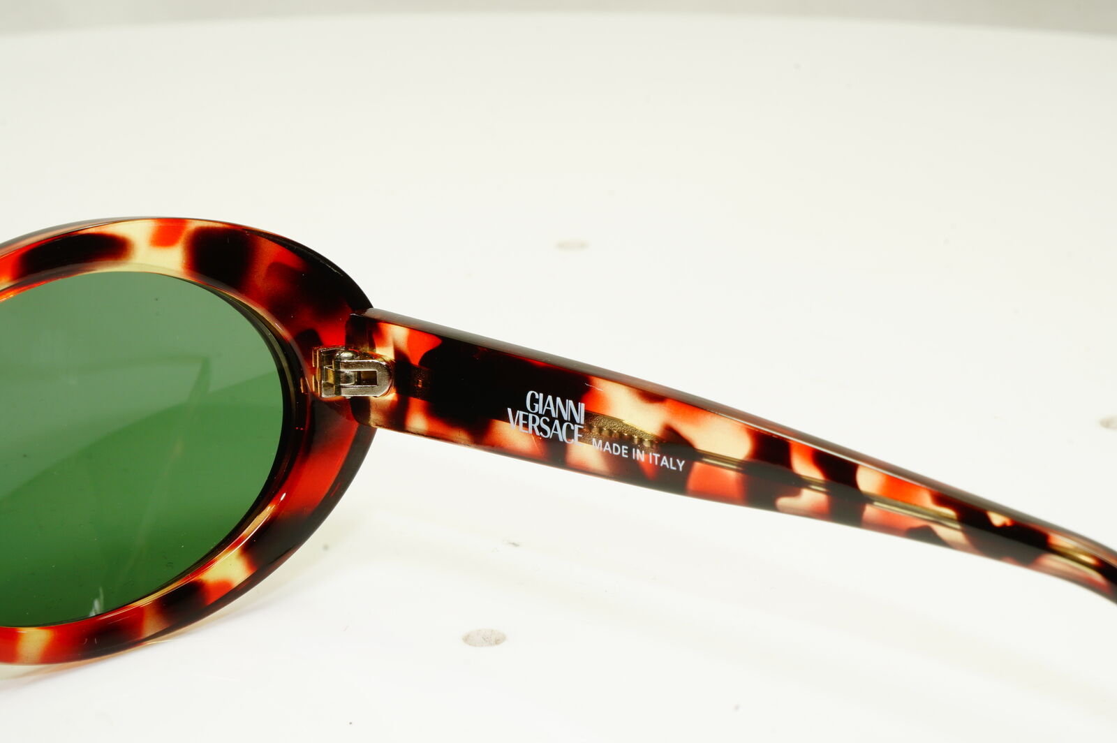 Gianni Versace 1996 Womens Vintage Oval Brown Medusa Sunglasses MOD 451 COL 870