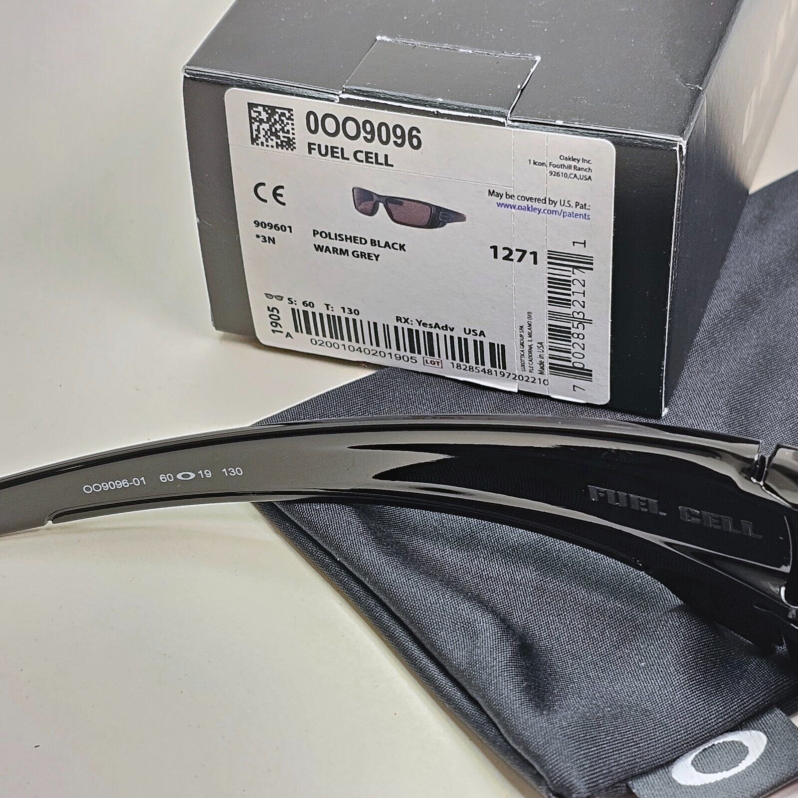Oakley Sunglasses Fuel Cell Black Polished Warm Grey OO 9096 01 Wrap 60mm
