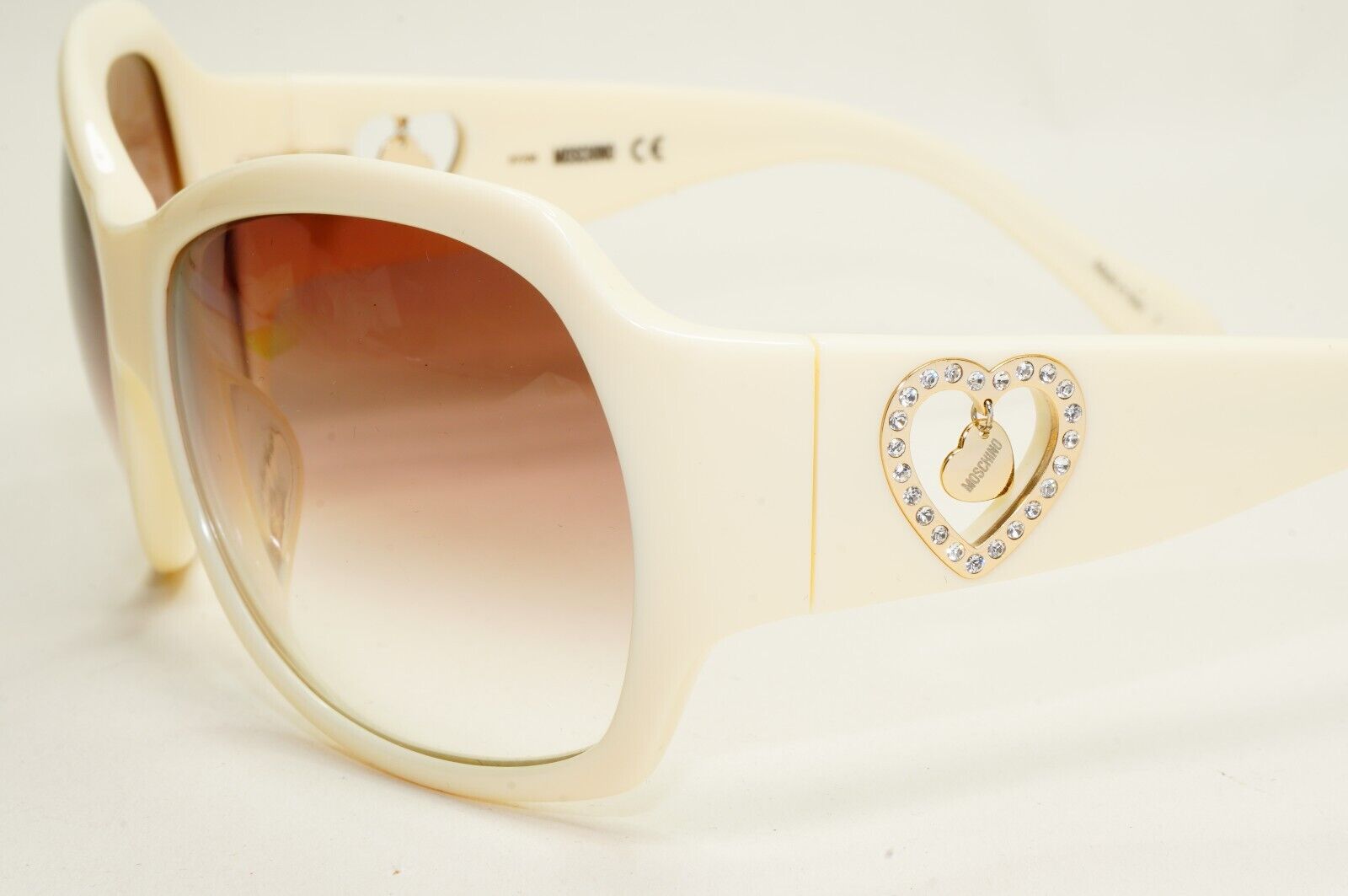 Moschino Sunglasses 2005 Vintage White Cream Brown Gold Heart MO536 02 101124