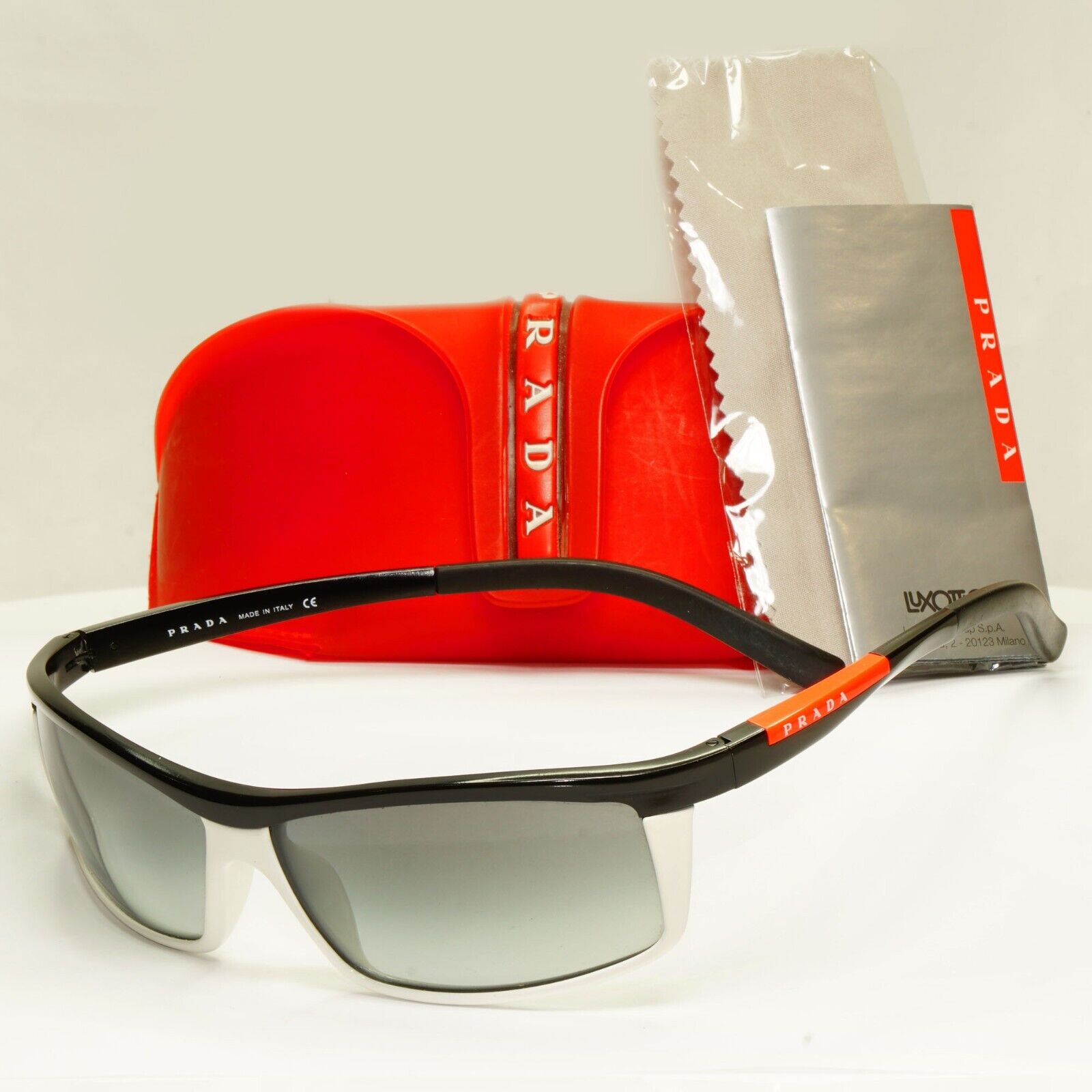 Prada 2004 Rare Sunglasses Vintage Black Smoke Gradient Mens Wrap SPS 51E PS51ES