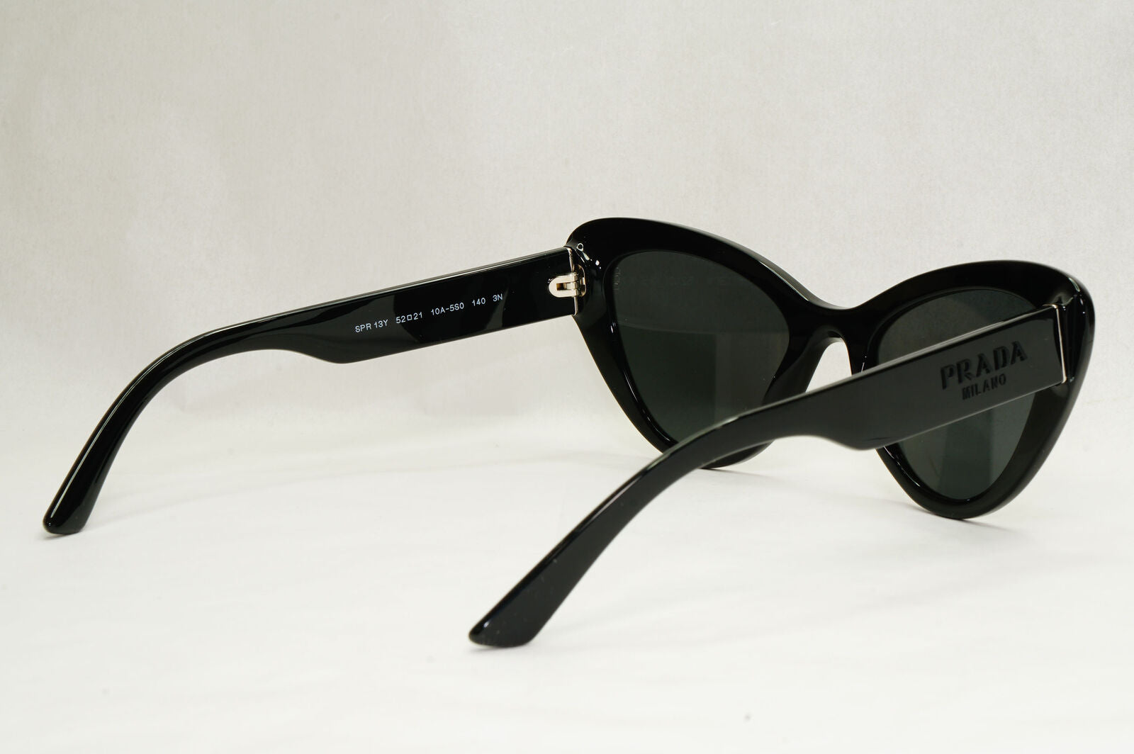 Prada Sunglasses White Black Cat Eye Milano Designer PR13YS SPR 13Y 10A-5S0