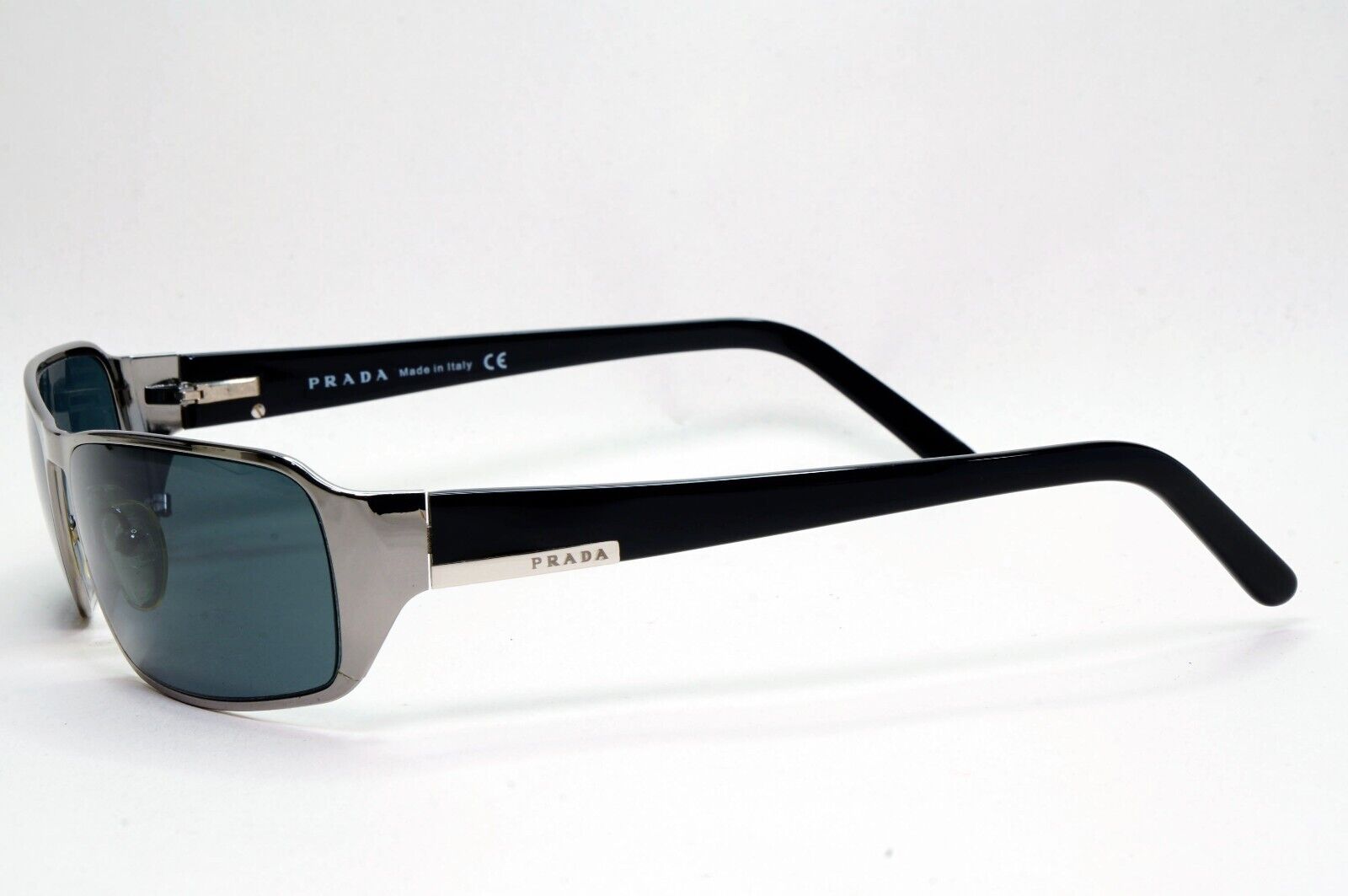 Prada Sunglasses 2006 Vintage Black Gunmetal Grey PR52FS SPR 52F 5AV-1A1 311024