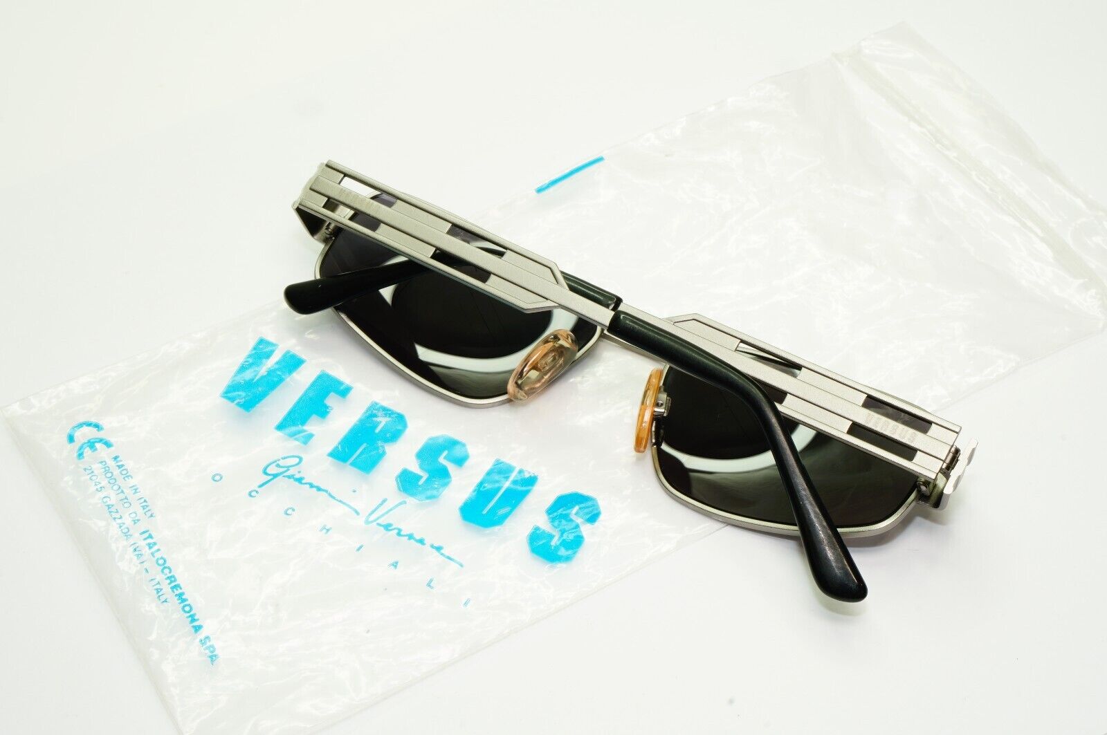 Versus Gianni Versace 1997 Sunglasses Vintage Matte Silver Black MOD R07 COL 77M
