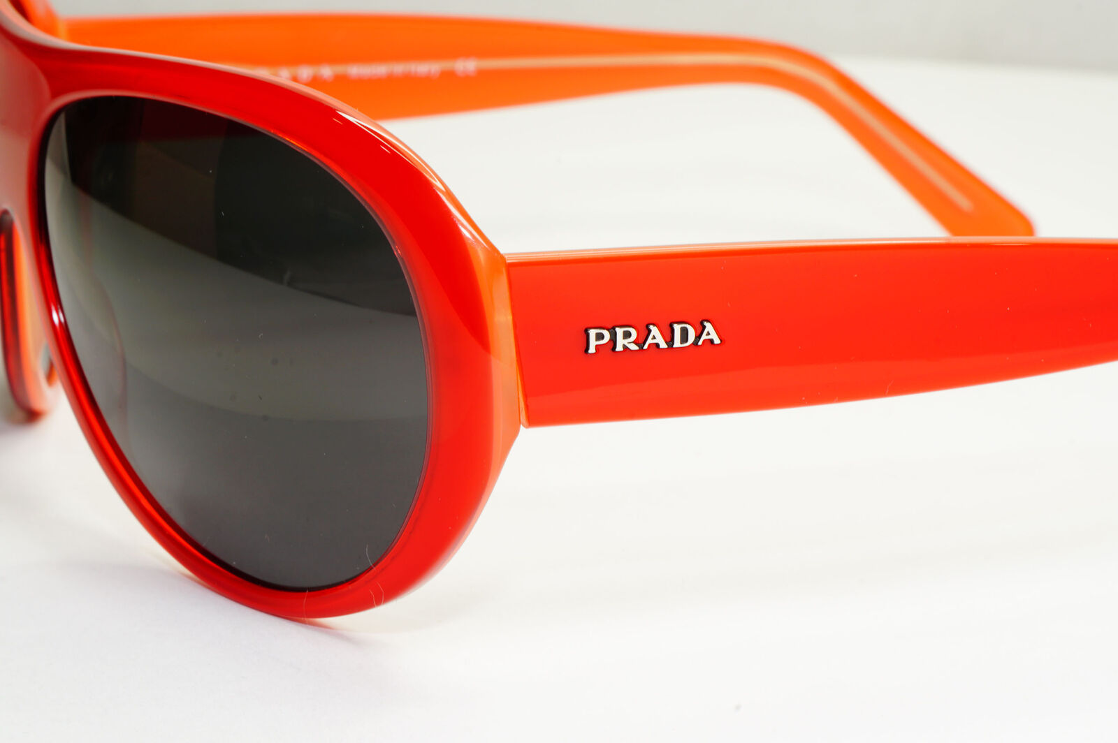 Prada 2005 Vintage Sunglasses Red Orange Black PR14FS SPR 14F 5AX-1A1 251122