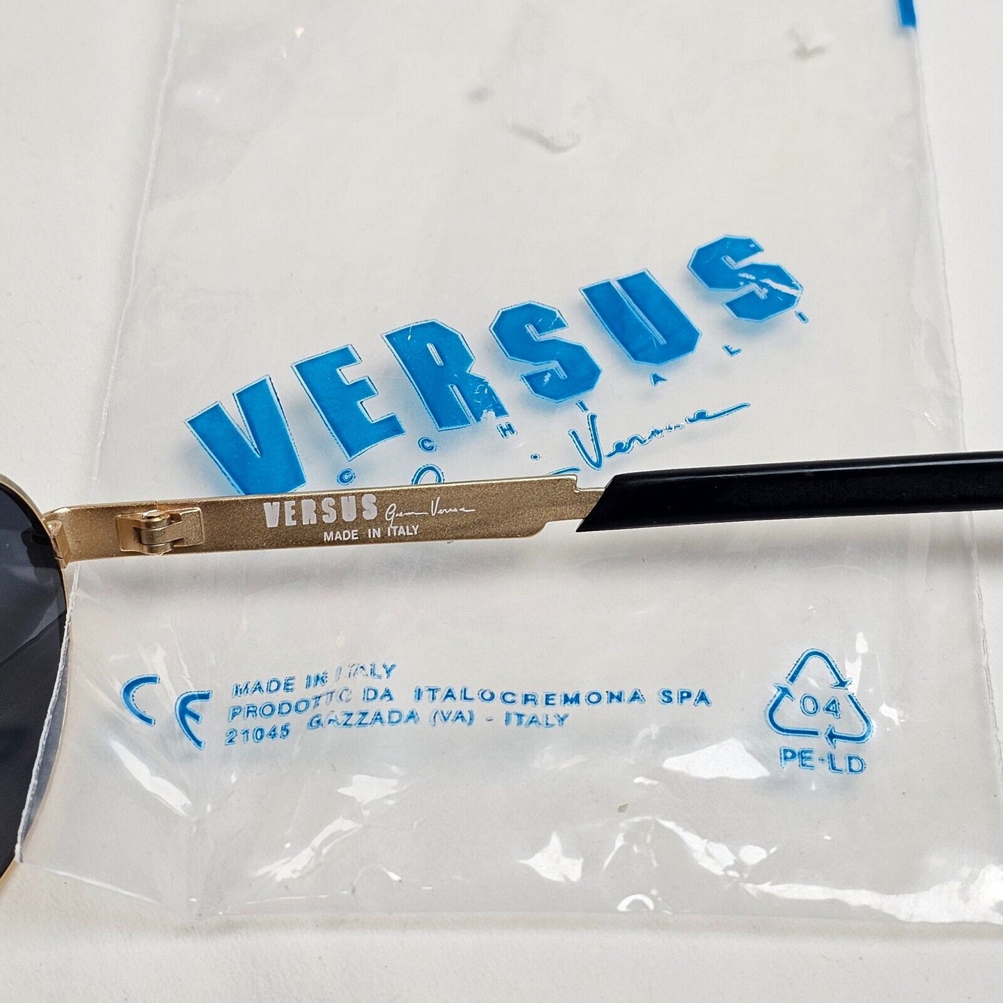 Versus Sunglasses 1996 by Gianni Versace Vintage Gold Oval Black MOD F07 COL 38M