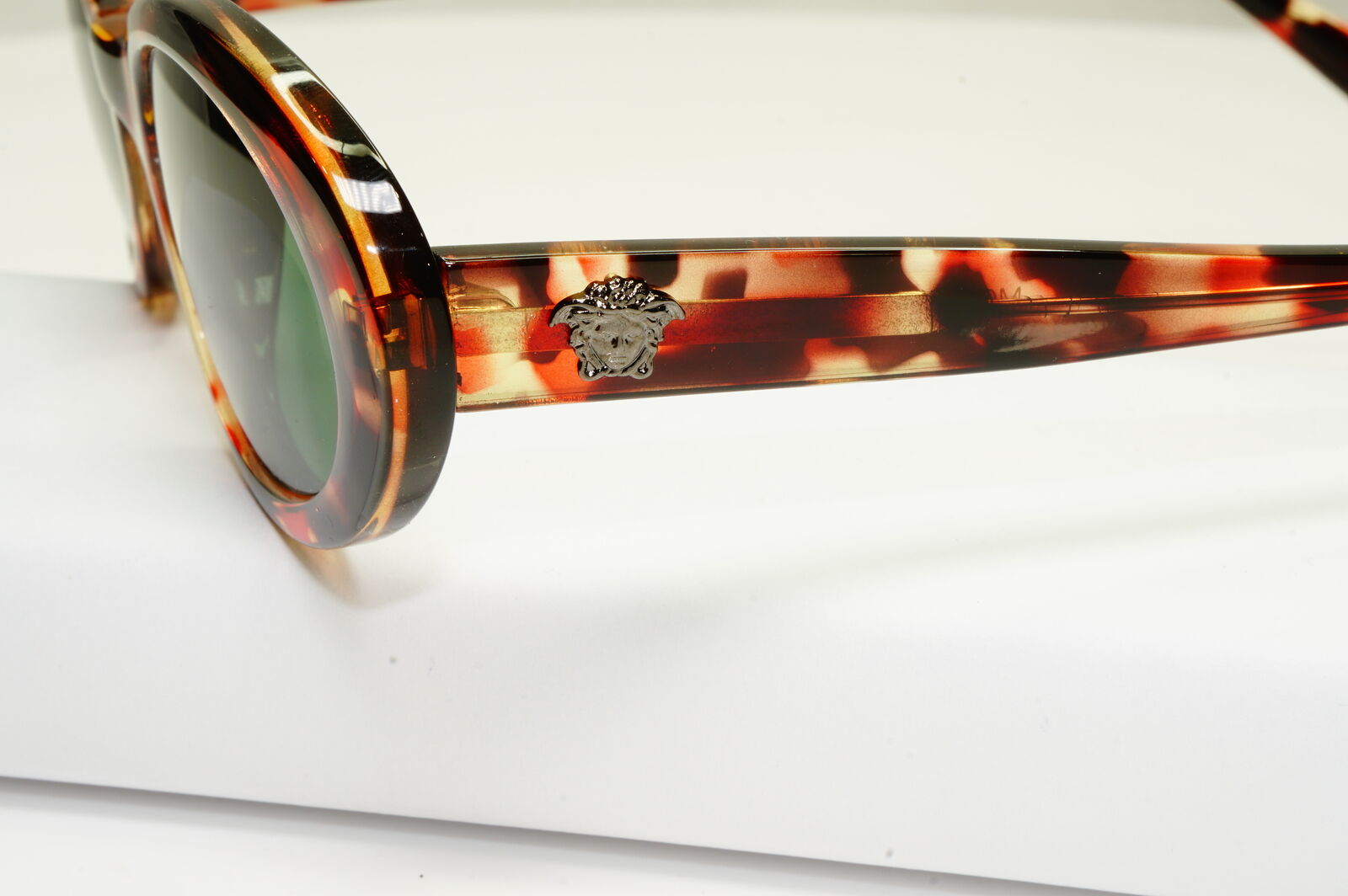 Gianni Versace 1996 Womens Vintage Oval Brown Medusa Sunglasses MOD 451 COL 870