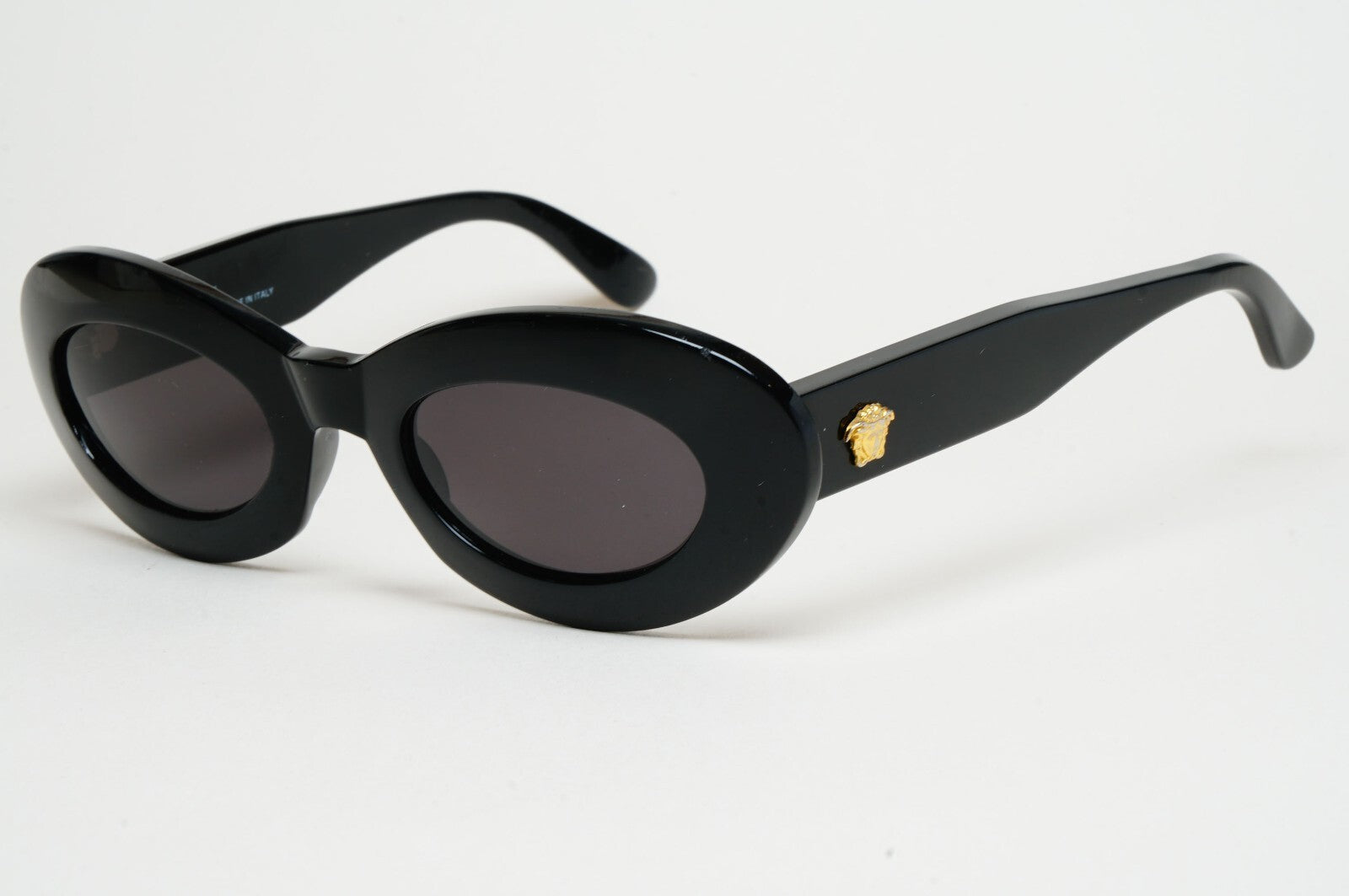 Gianni Versace Sunglasses 1995 Vintage Black Oval Medusa MOD 415 COL 852 140325