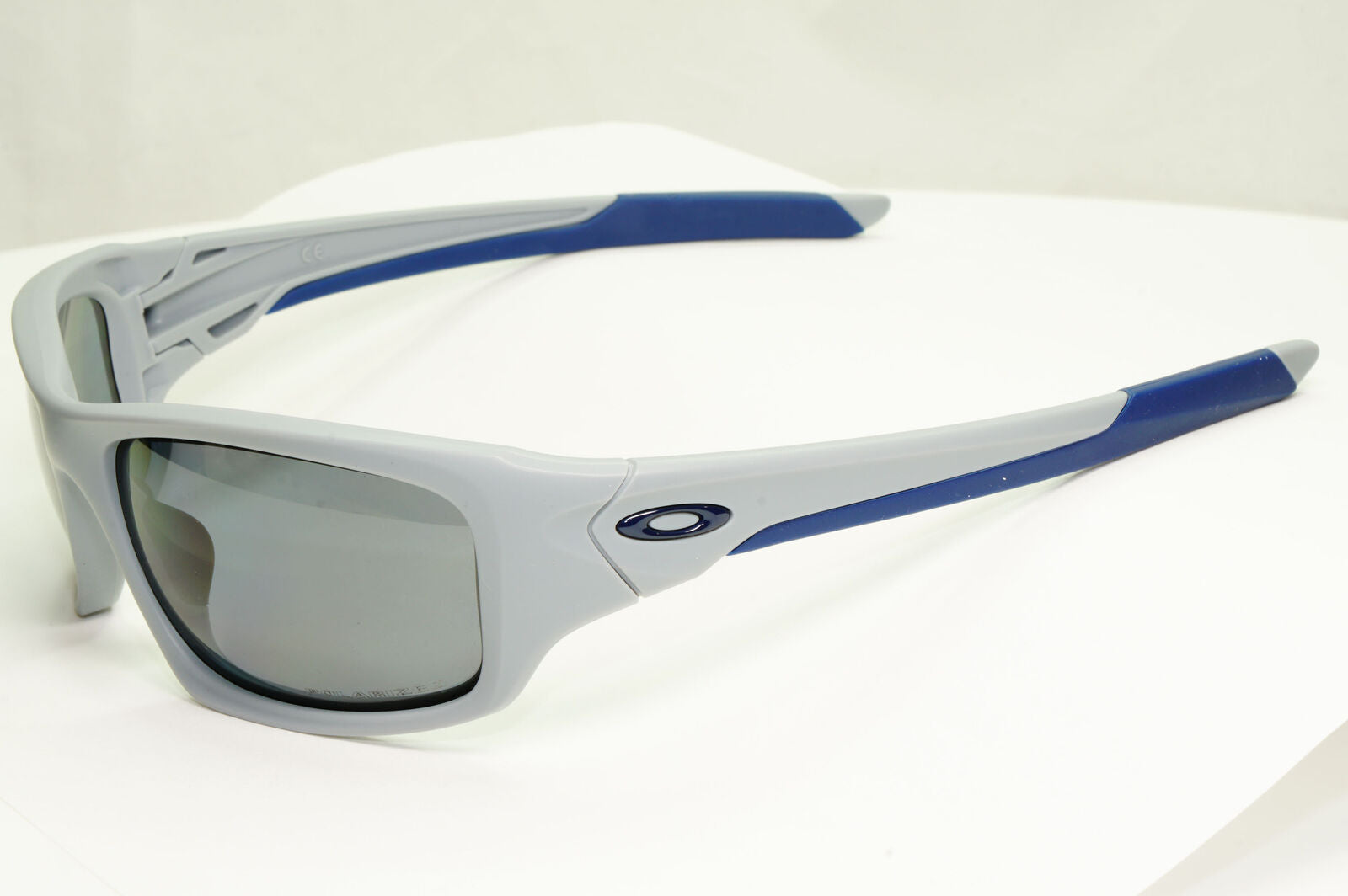 Oakley Valve Polarised Sunglasses Grey Fog Matte Blue Sport Wrap OO 9236 05