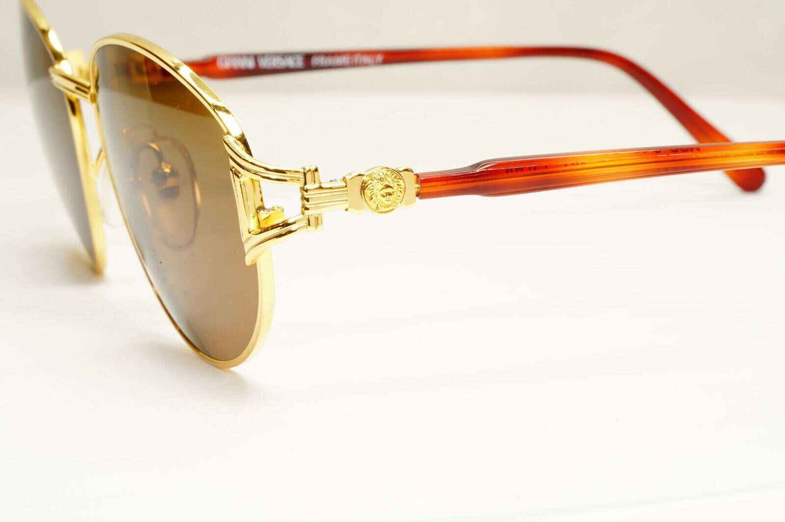 Gianni Versace Sunglasses 1995 Vintage Gold Medusa Brown Retro MOD G28 COL 19L