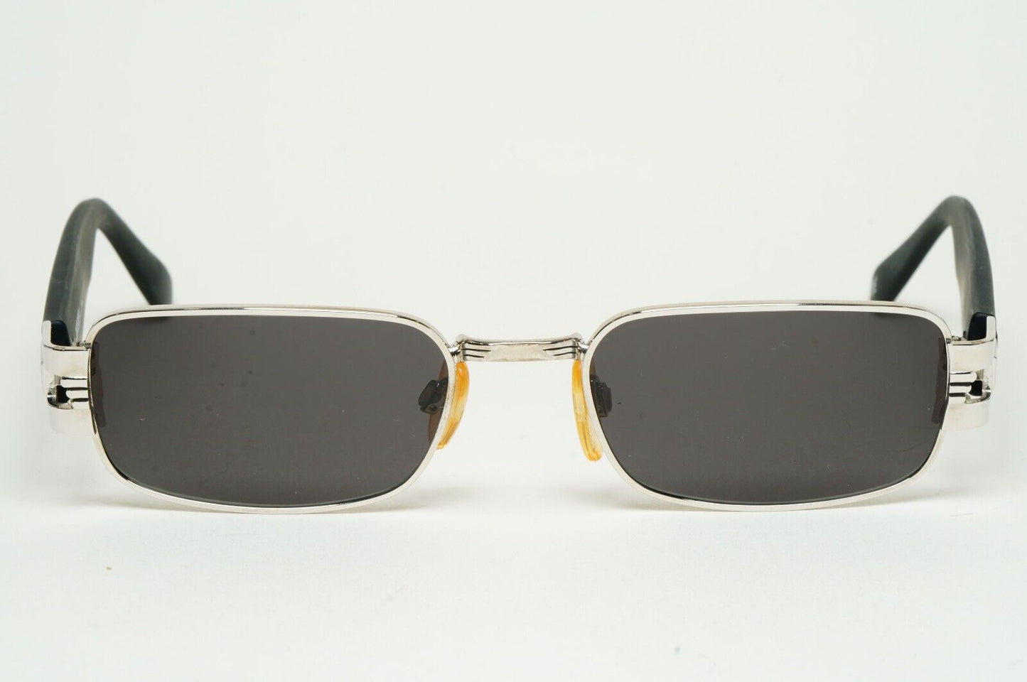 Versus Sunglasses 1996 by Gianni Versace Vintage Silver Black MOD F32 COL 12M