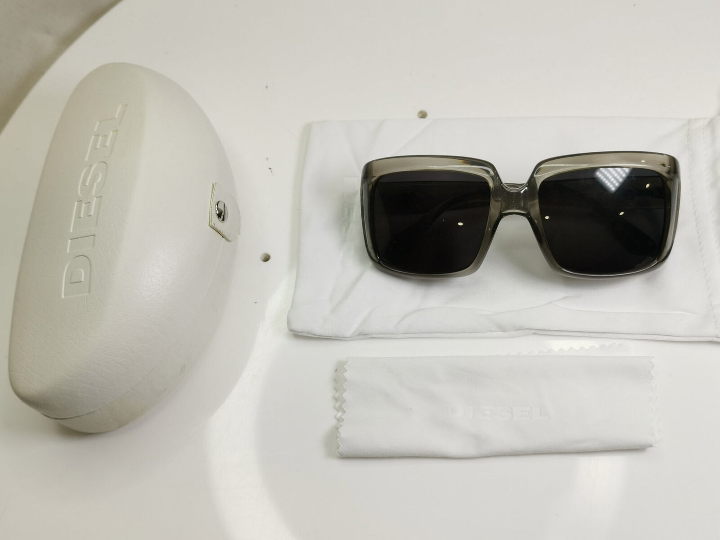 Authentic VERSACE Womens Vintage Medusa Sunglasses Grey Square 4034 228/11 29826