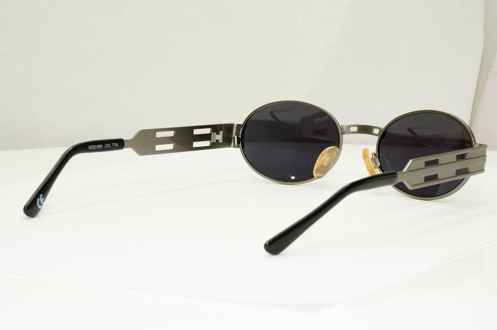 Versus 1996 by Gianni Versace Vintage Grey Black Sunglasses MOD R06 COL 77M