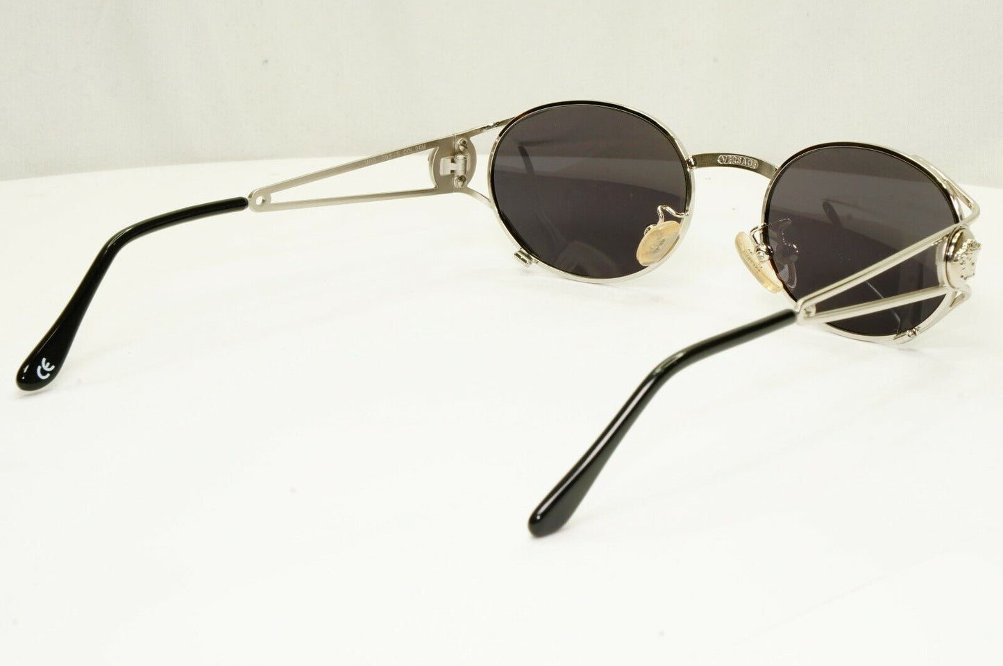Gianni Versace 1996 Vintage Silver Medusa Oval Metal Sunglasses MOD G98 COL 26M