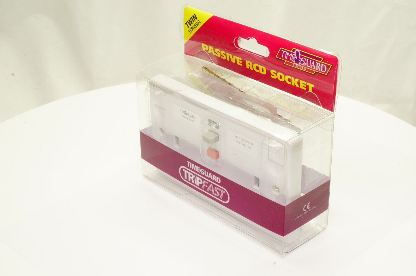Timeguard 2 Gang RCD Double Socket TFP06WL Passive 13 AMP 30MA Switched Outlet 