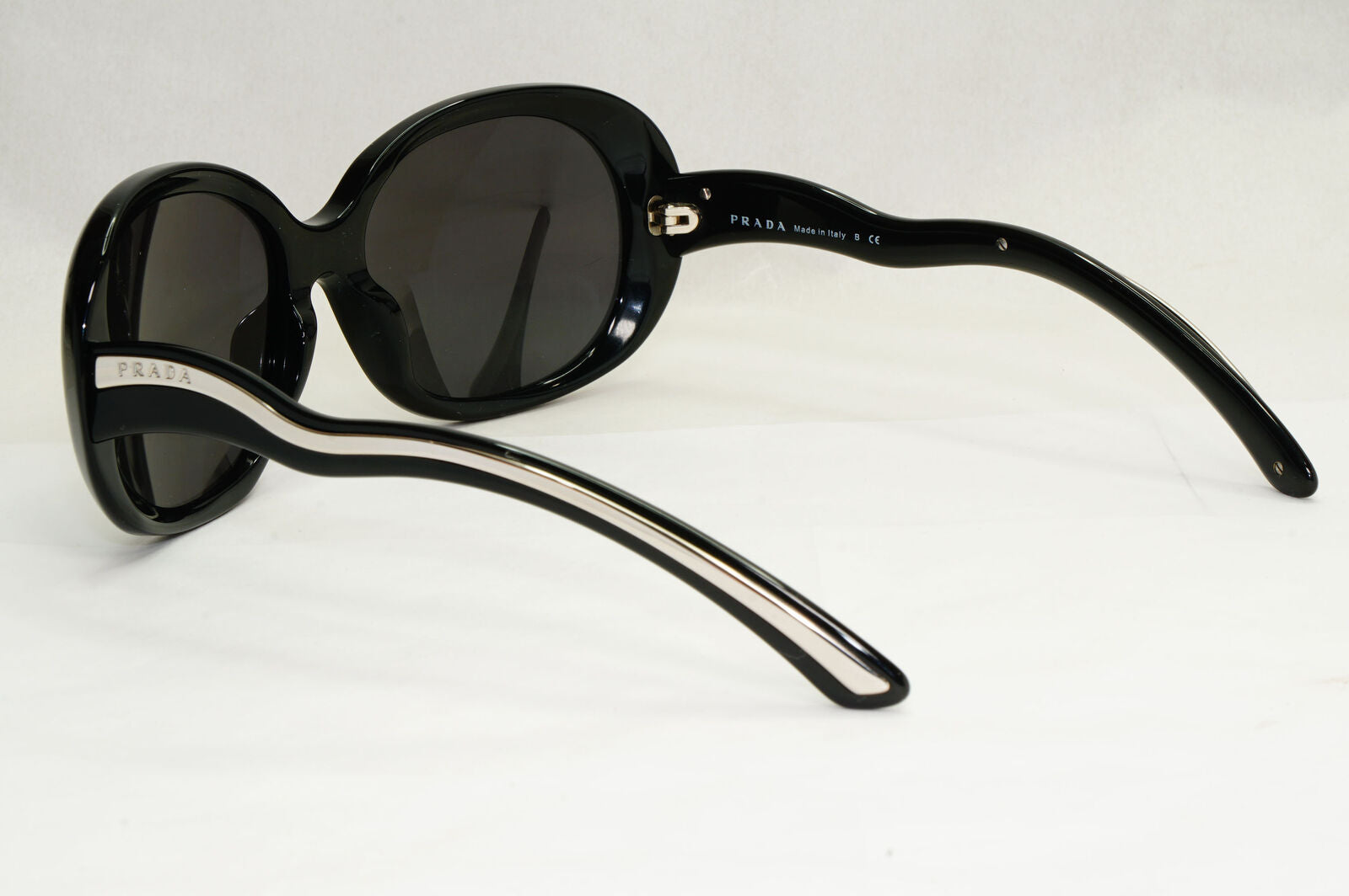 Prada Sunglasses 2010 Vintage Silver Wave Square PR08LS SPR 08L 1AB-1A1 060324