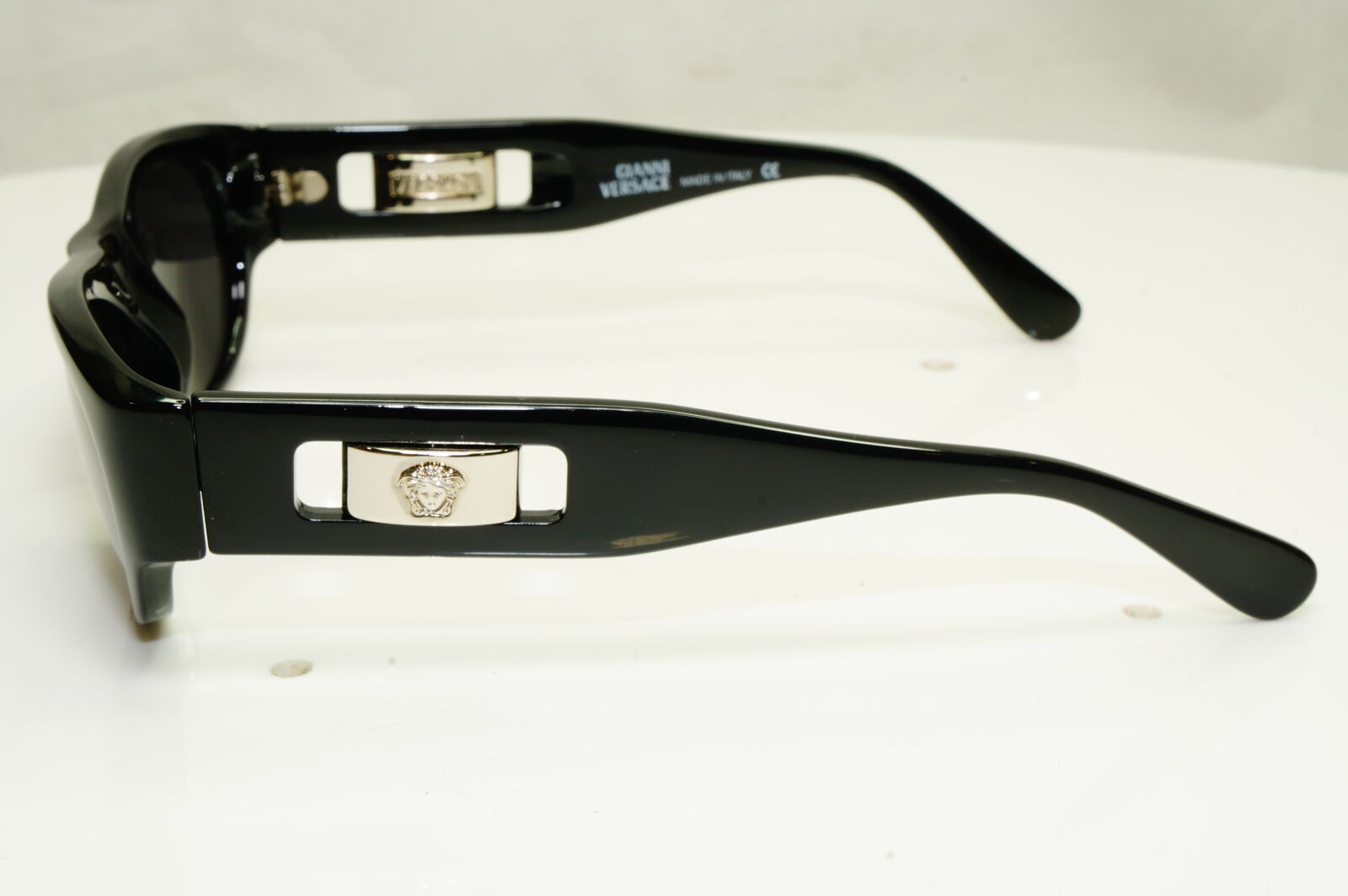 Gianni Versace 1996 Mens Vintage Black Medusa Sunglasses MOD 474/A COL 852