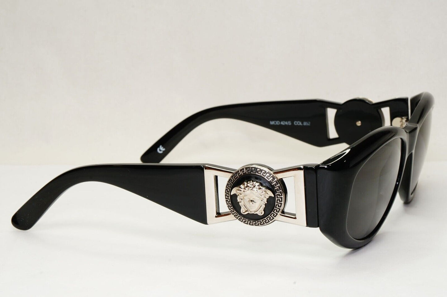 Gianni Versace Sunglasses 1996 Vintage Black MOD 424/S COL 852 Biggie 111223