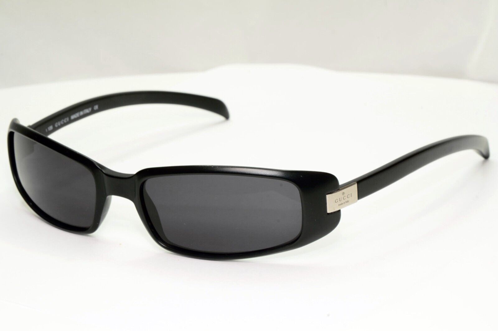 Gucci 1998 Vintage Sunglasses Black Matte Wrap Rectangle GG 1188/S DL5 301024