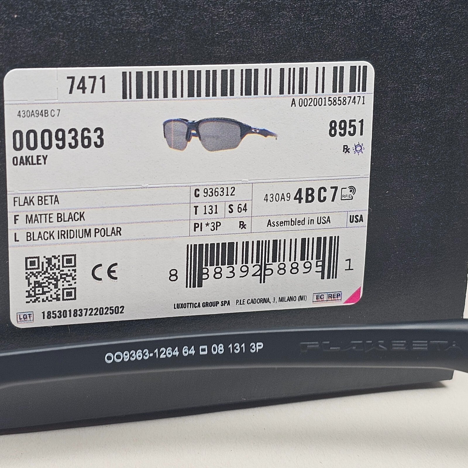 Oakley Sunglasses Polarized Flak Beta Black Matte Iridium Wrap OO 9363 12