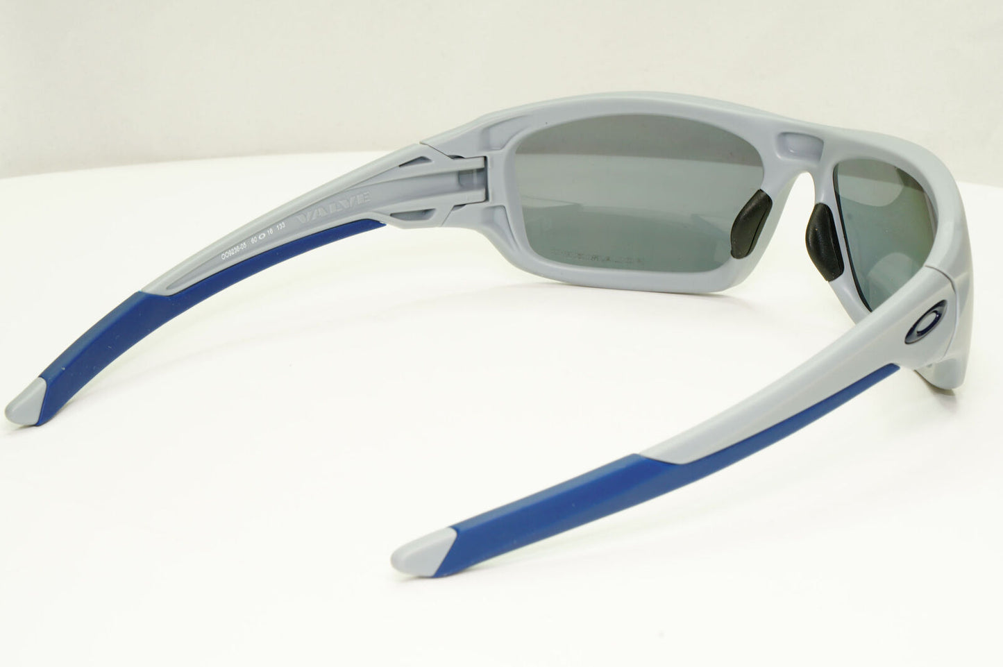 Oakley Valve Polarised Sunglasses Grey Fog Matte Blue Sport Wrap OO 9236 05