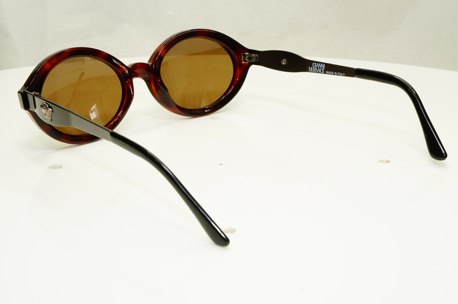 Gianni Versace 1996 Womens Vintage Brown Oval Medusa Sunglasses MOD 401 COL 900