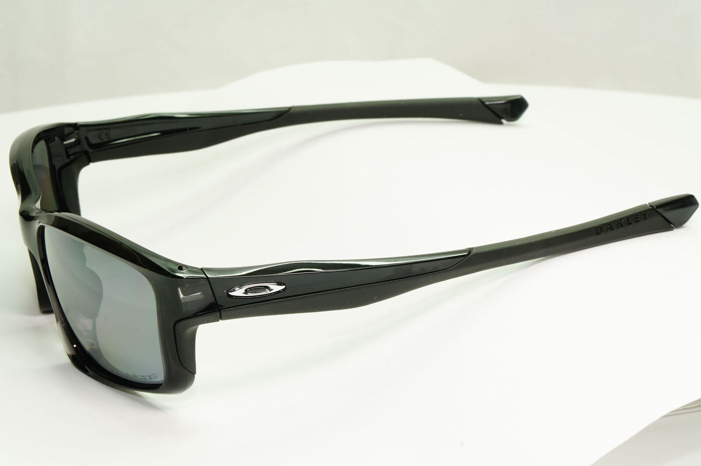 Oakley Chainlink Polarised Sunglasses Black Iridium Silver Mirror OO 9247 09